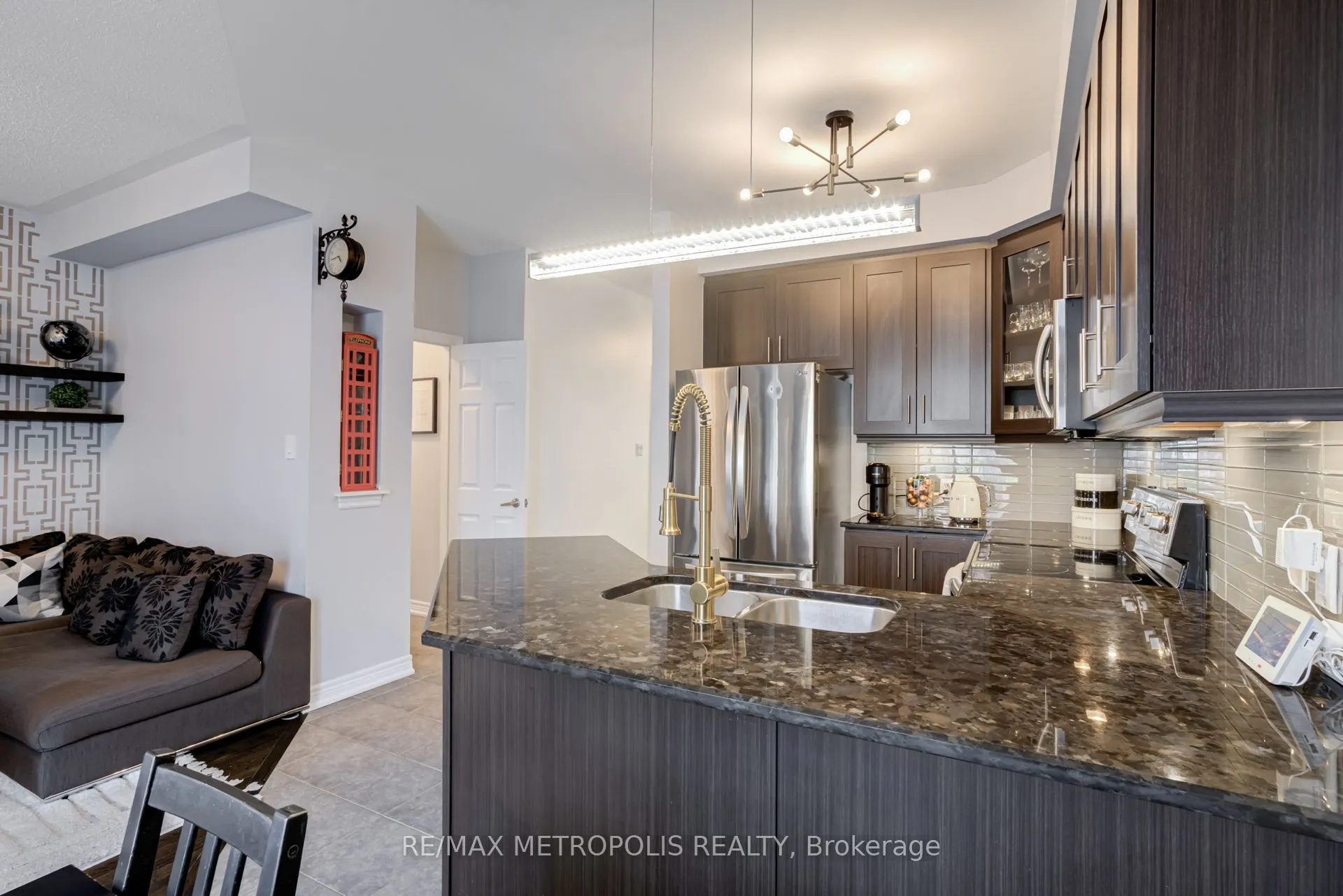 21 Sky Harbour Drive