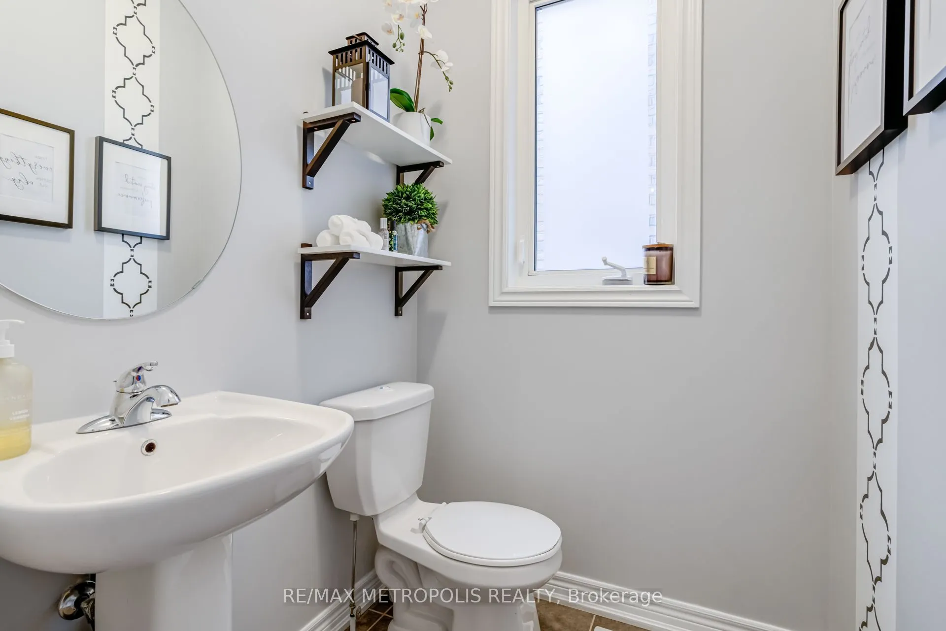 21 Sky Harbour Drive