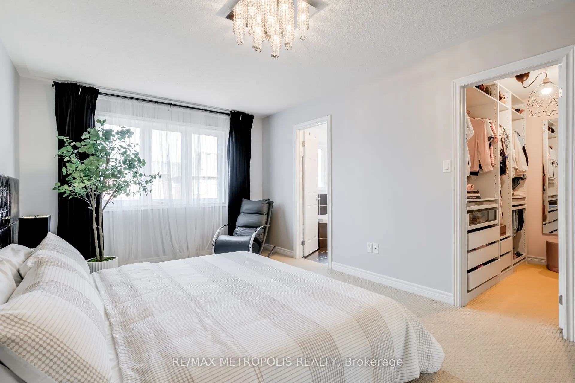 21 Sky Harbour Drive