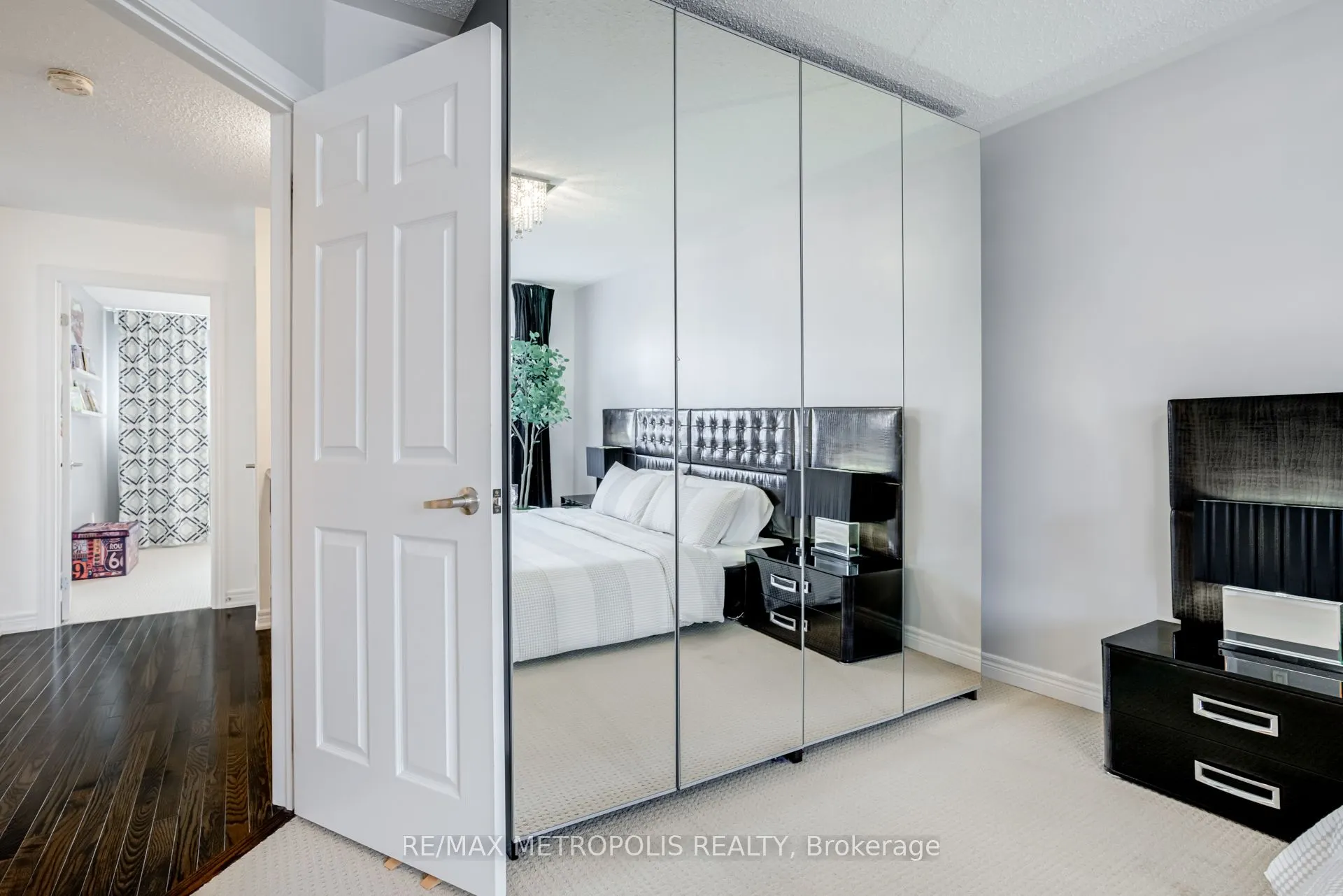 21 Sky Harbour Drive