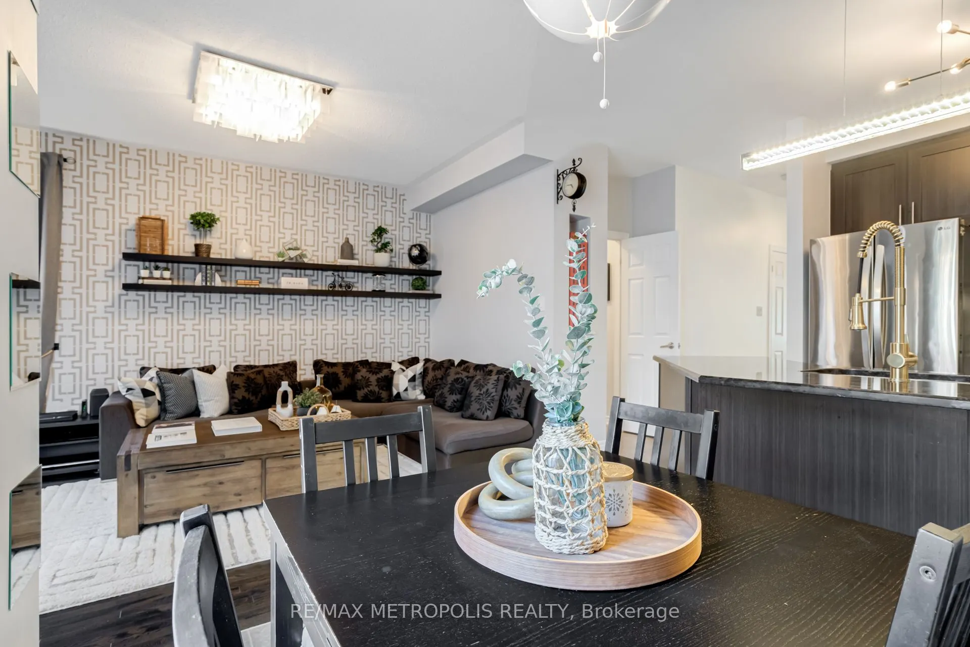 21 Sky Harbour Drive