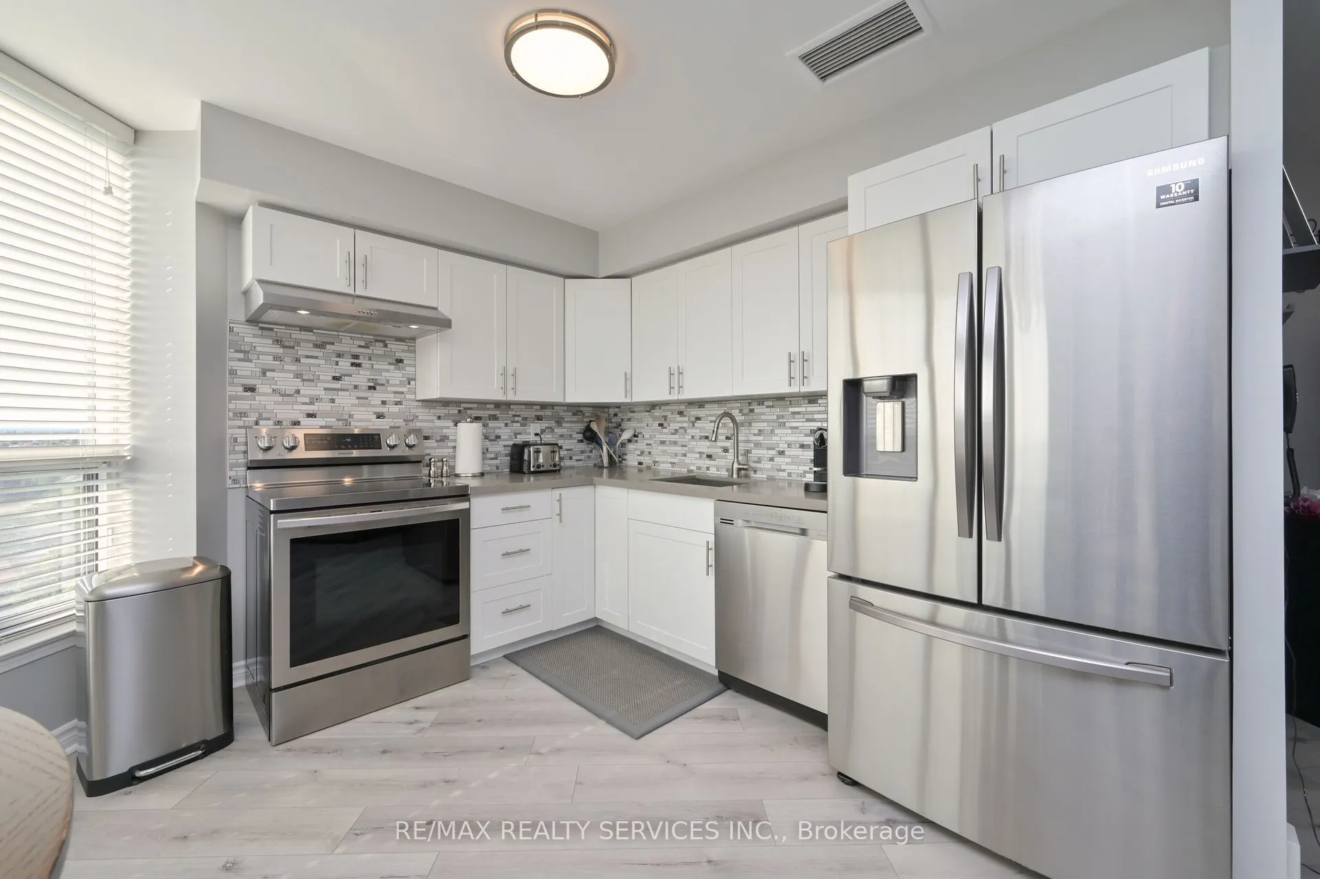 10 Laurelcrest Street, ##1210