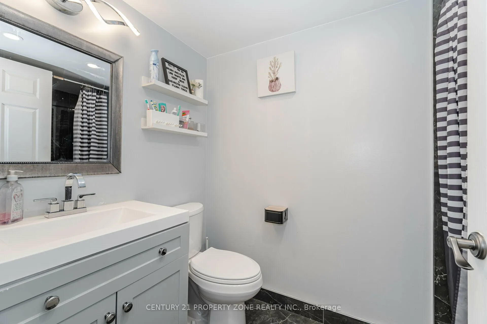25 Agnes Street, #1102