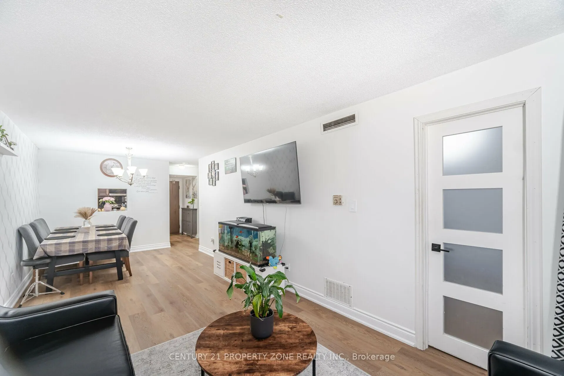 25 Agnes Street, #1102