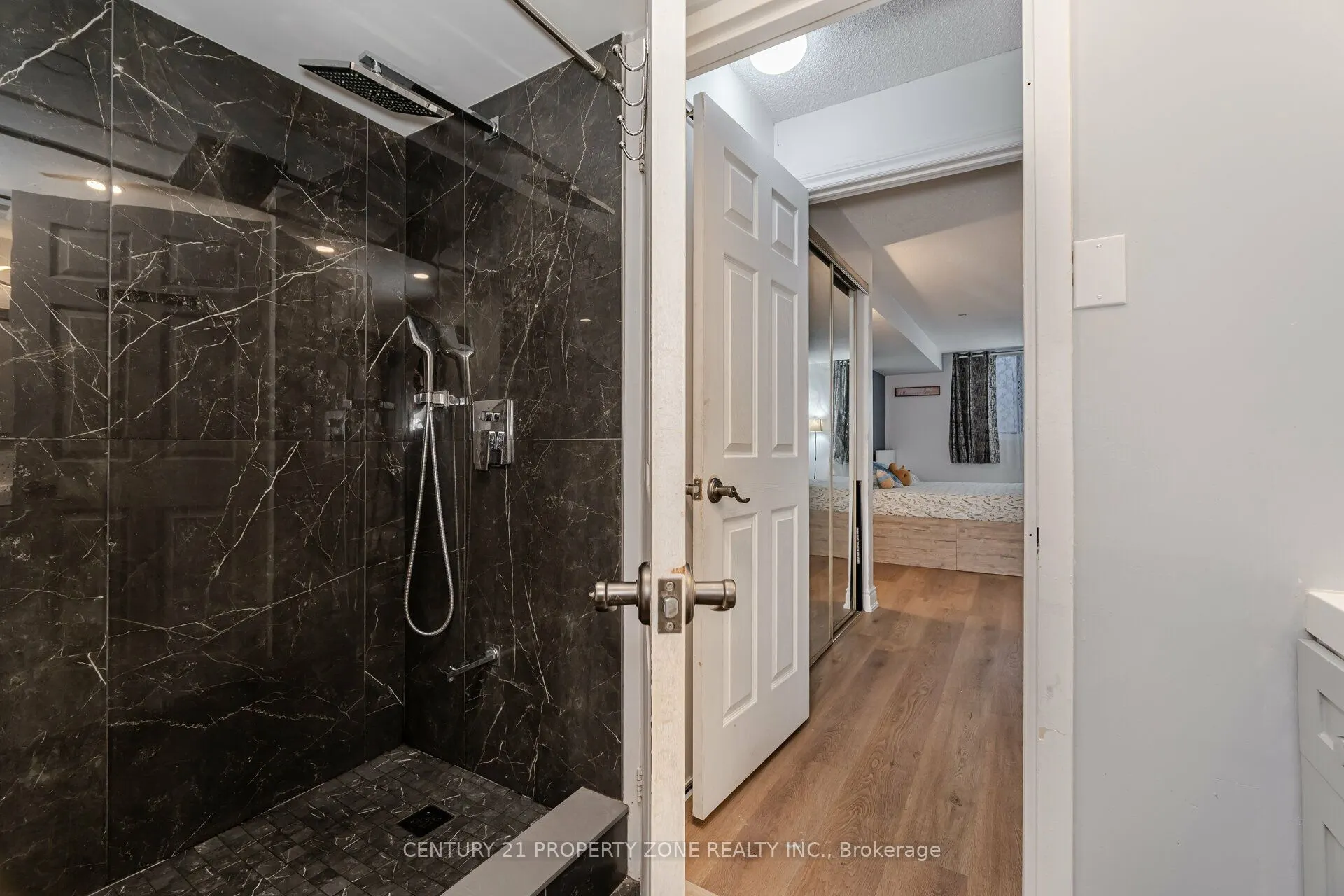 25 Agnes Street, #1102