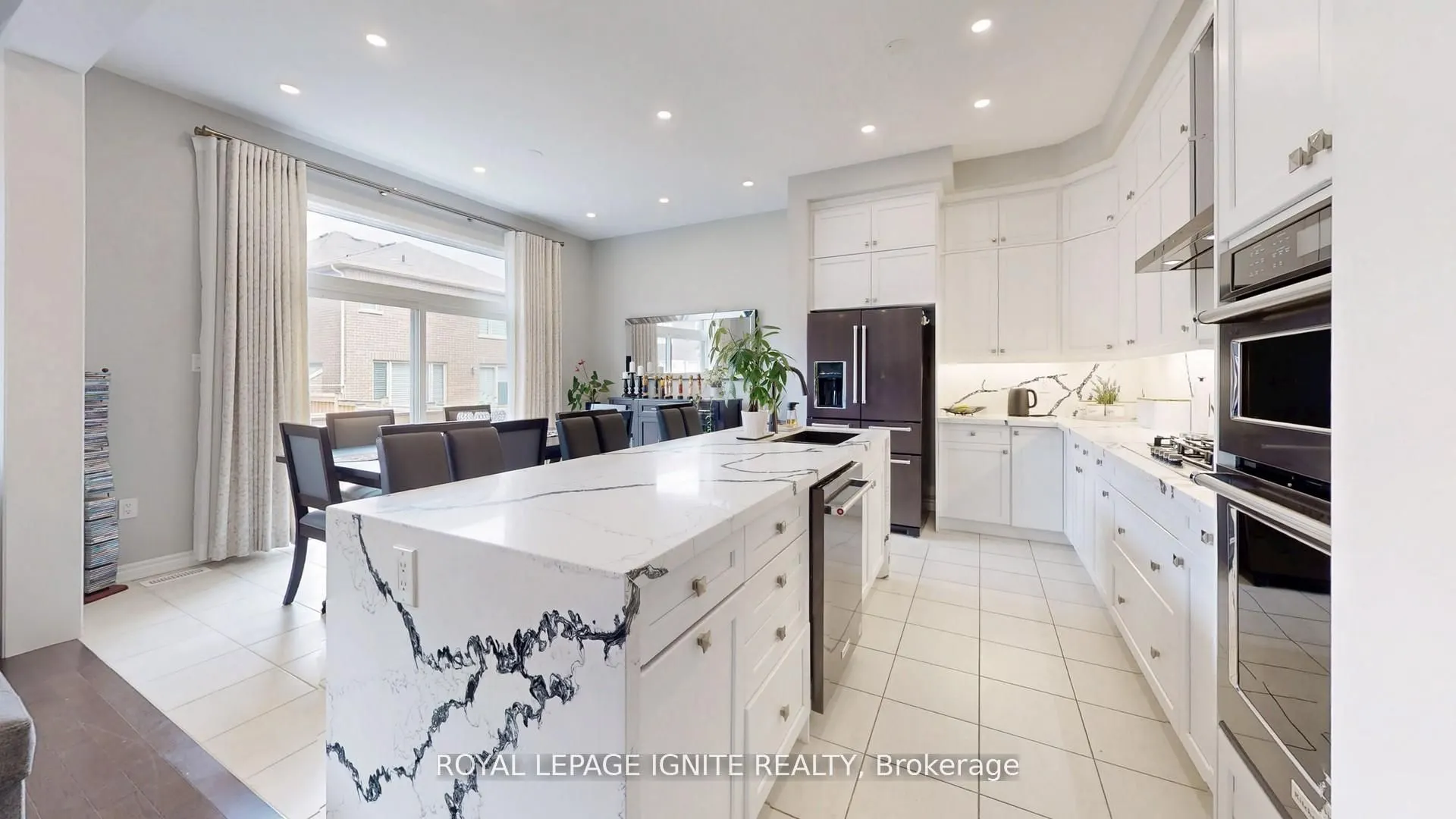 546 Kennedy Circle W