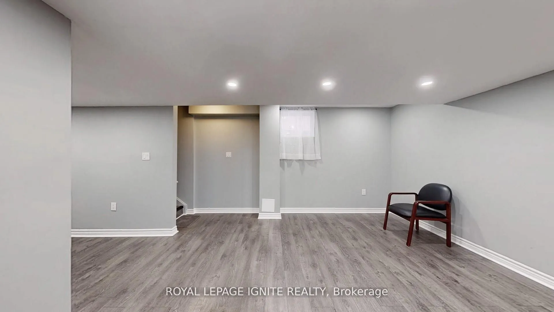 546 Kennedy Circle W