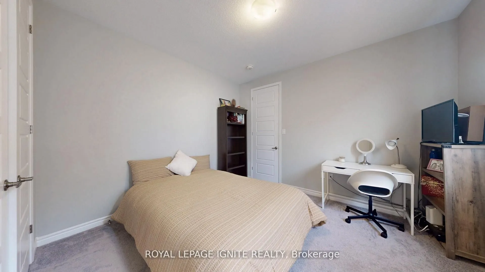 546 Kennedy Circle W