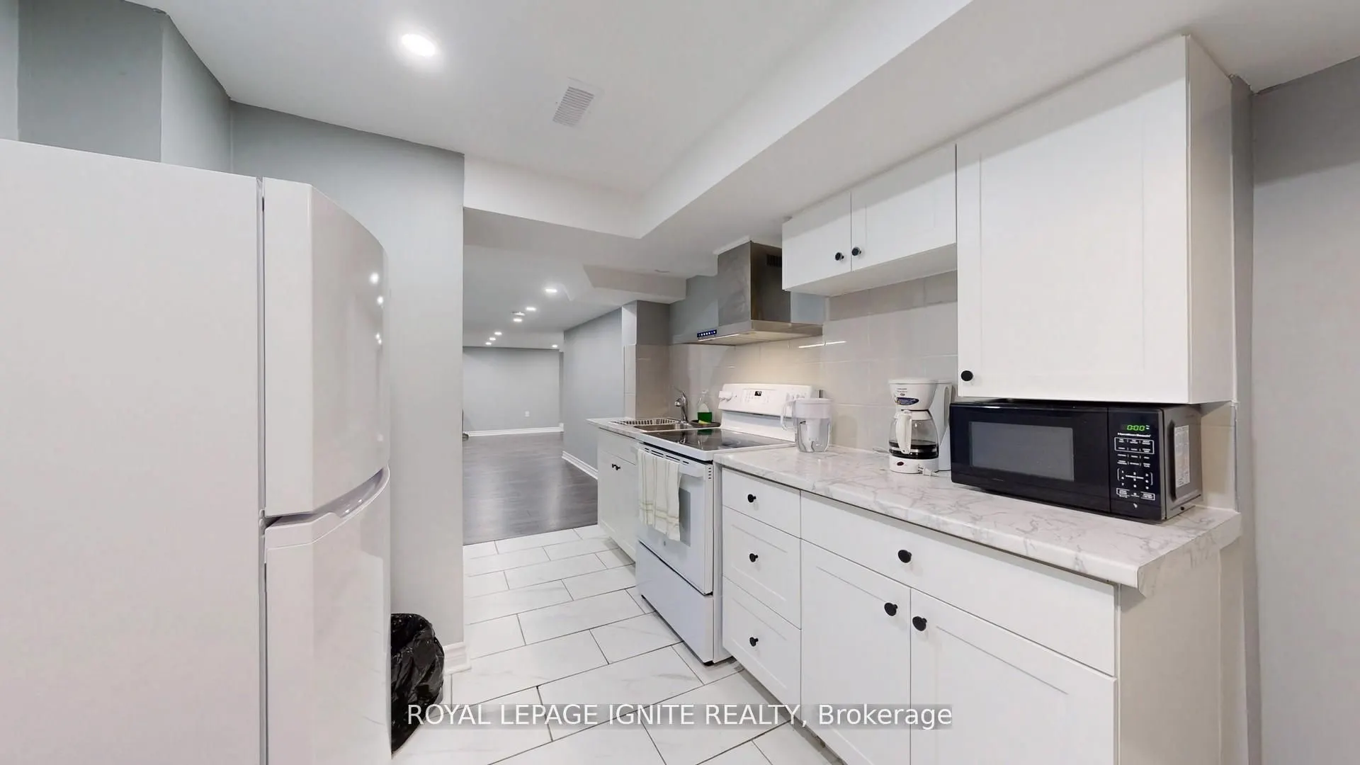 546 Kennedy Circle W