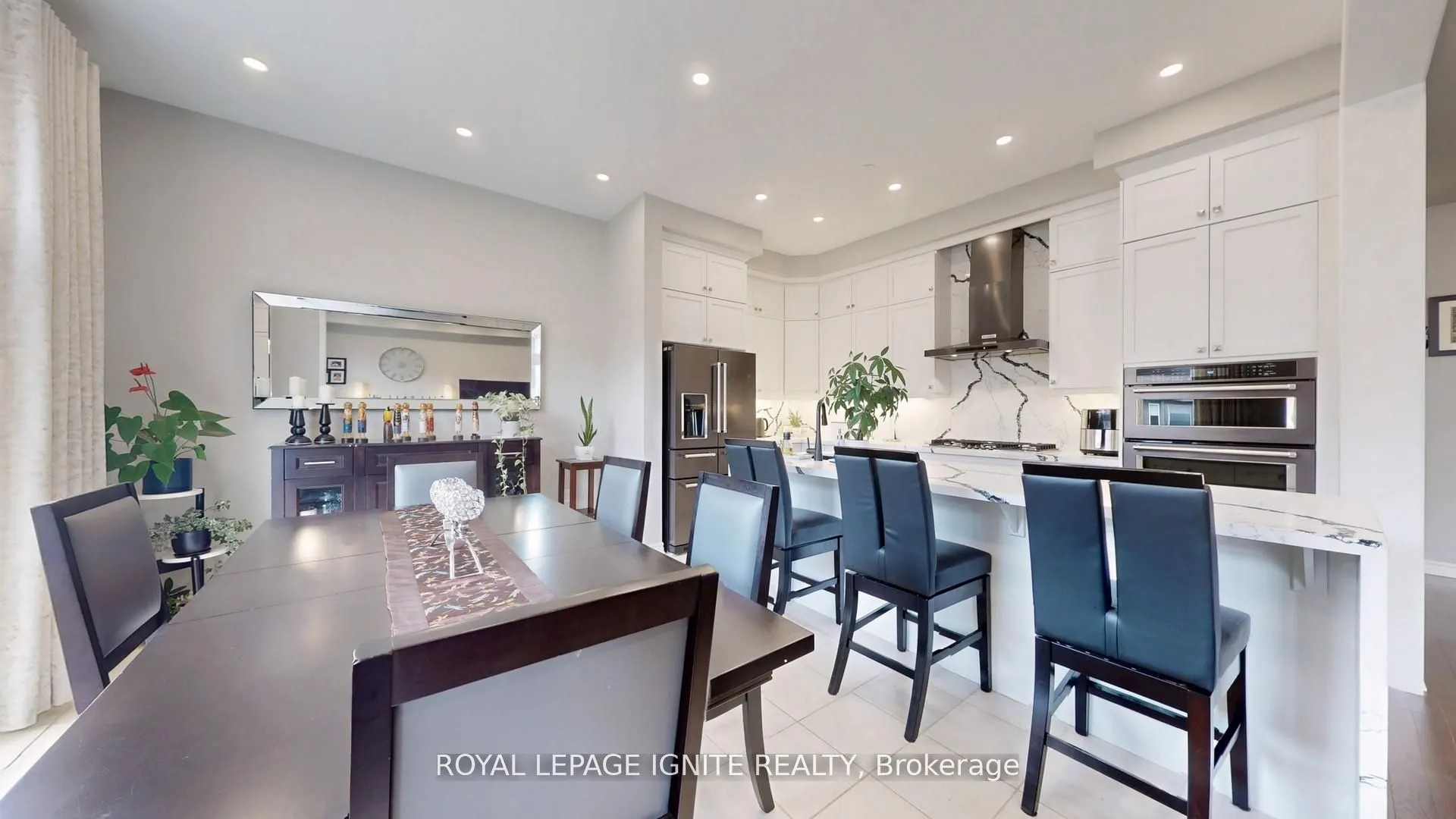 546 Kennedy Circle W