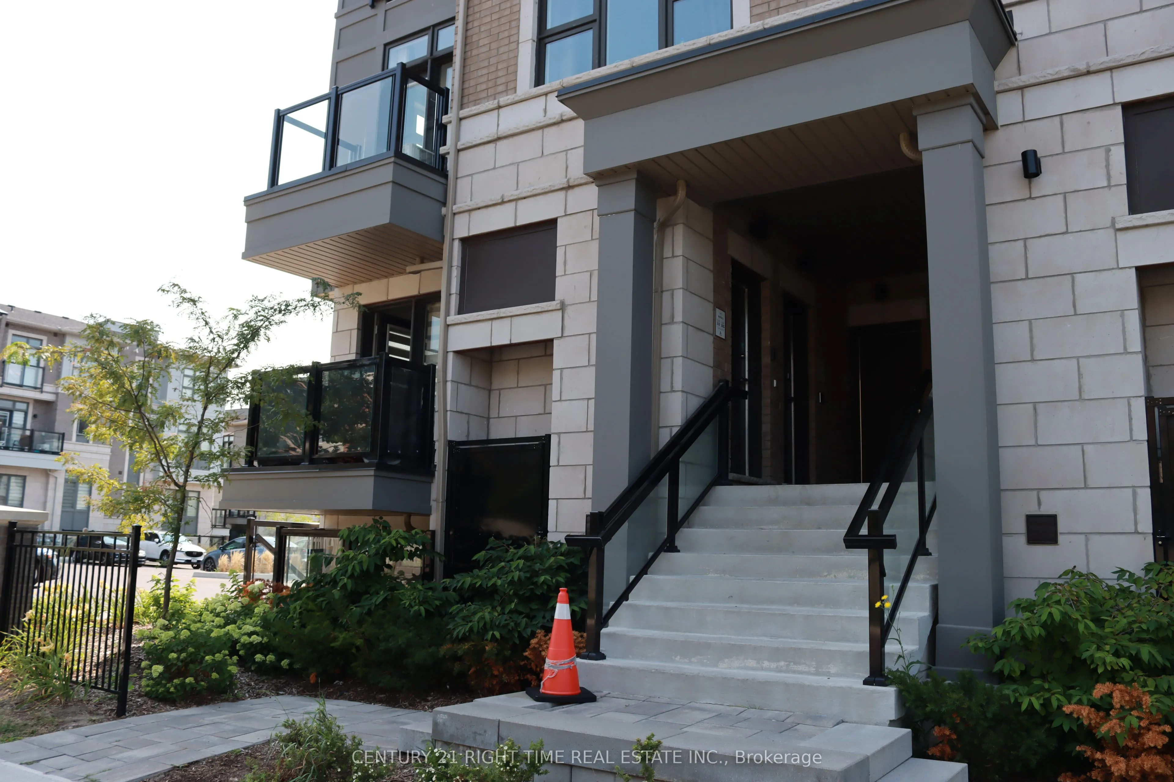 10 Halliford Place, #G 30 (310)