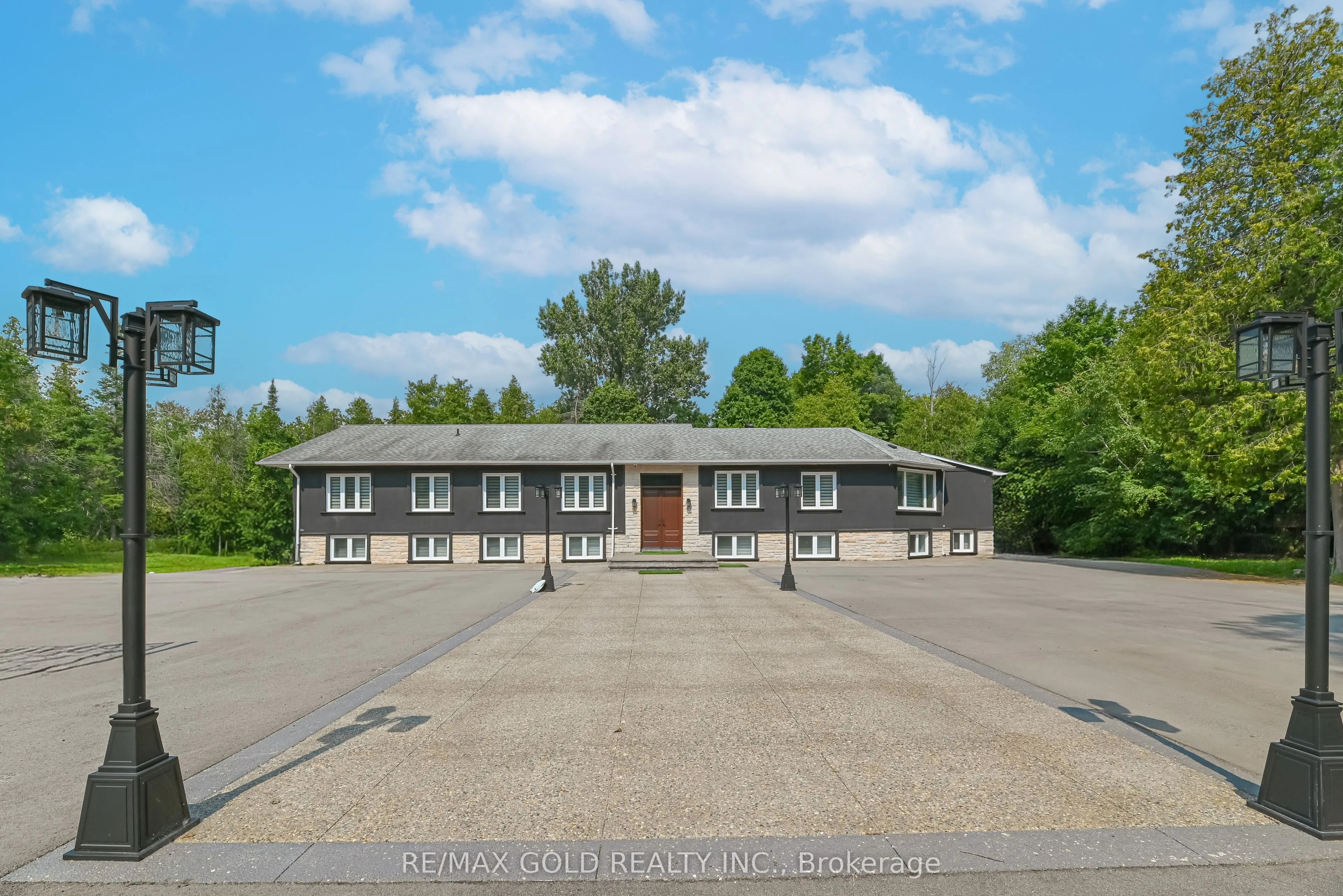 12373 Highway 7