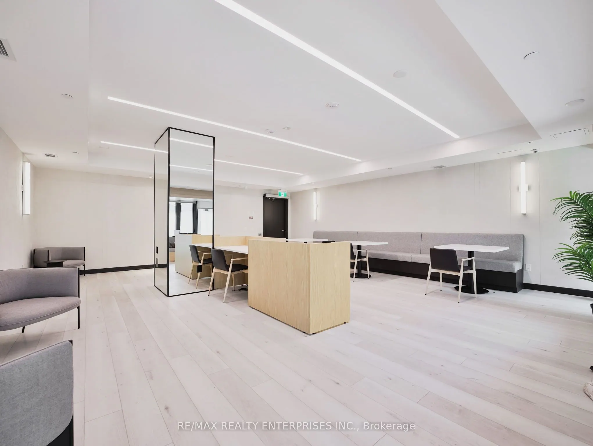 215 LAKESHORE Road W, #429