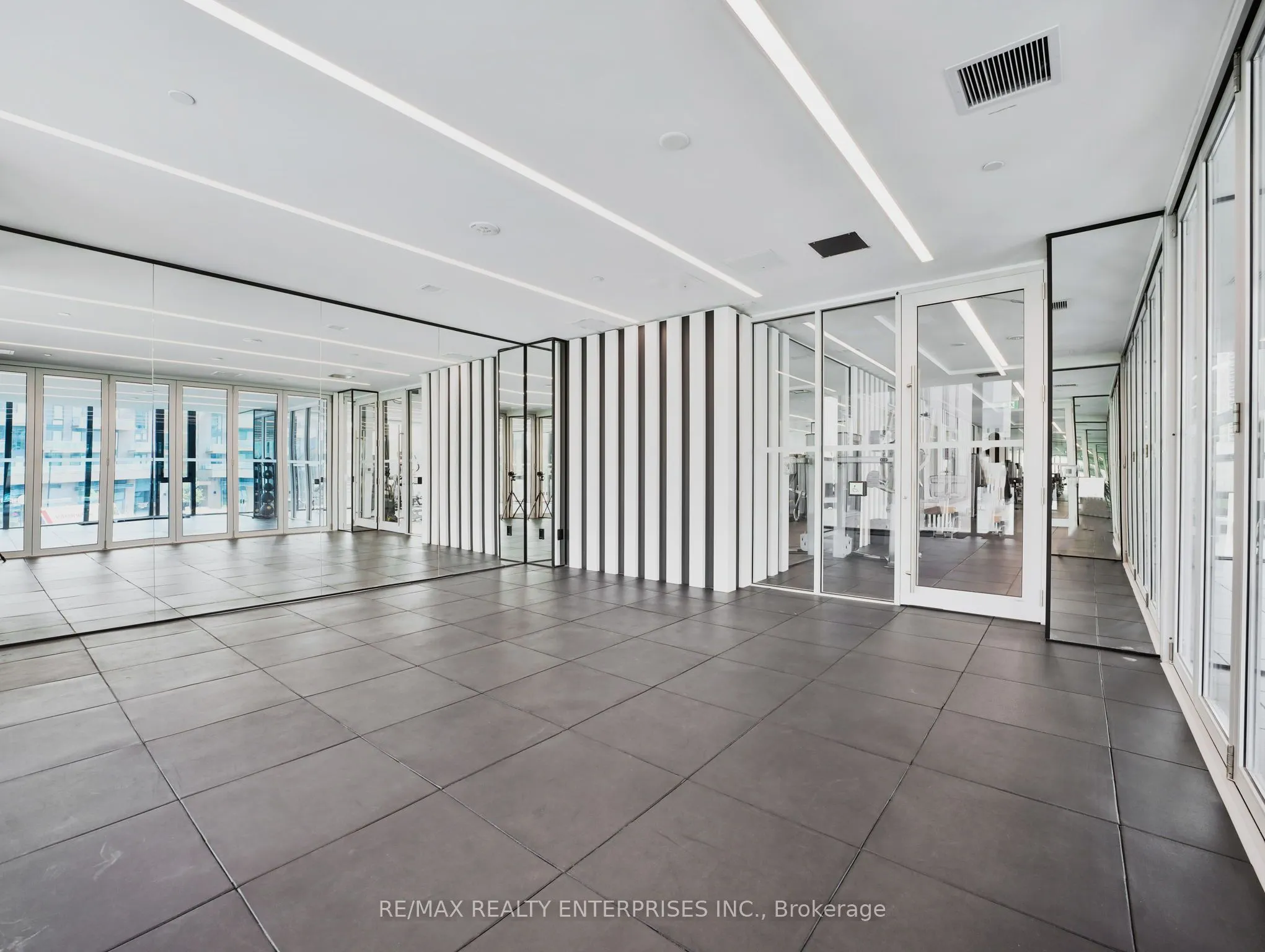 215 LAKESHORE Road W, #429