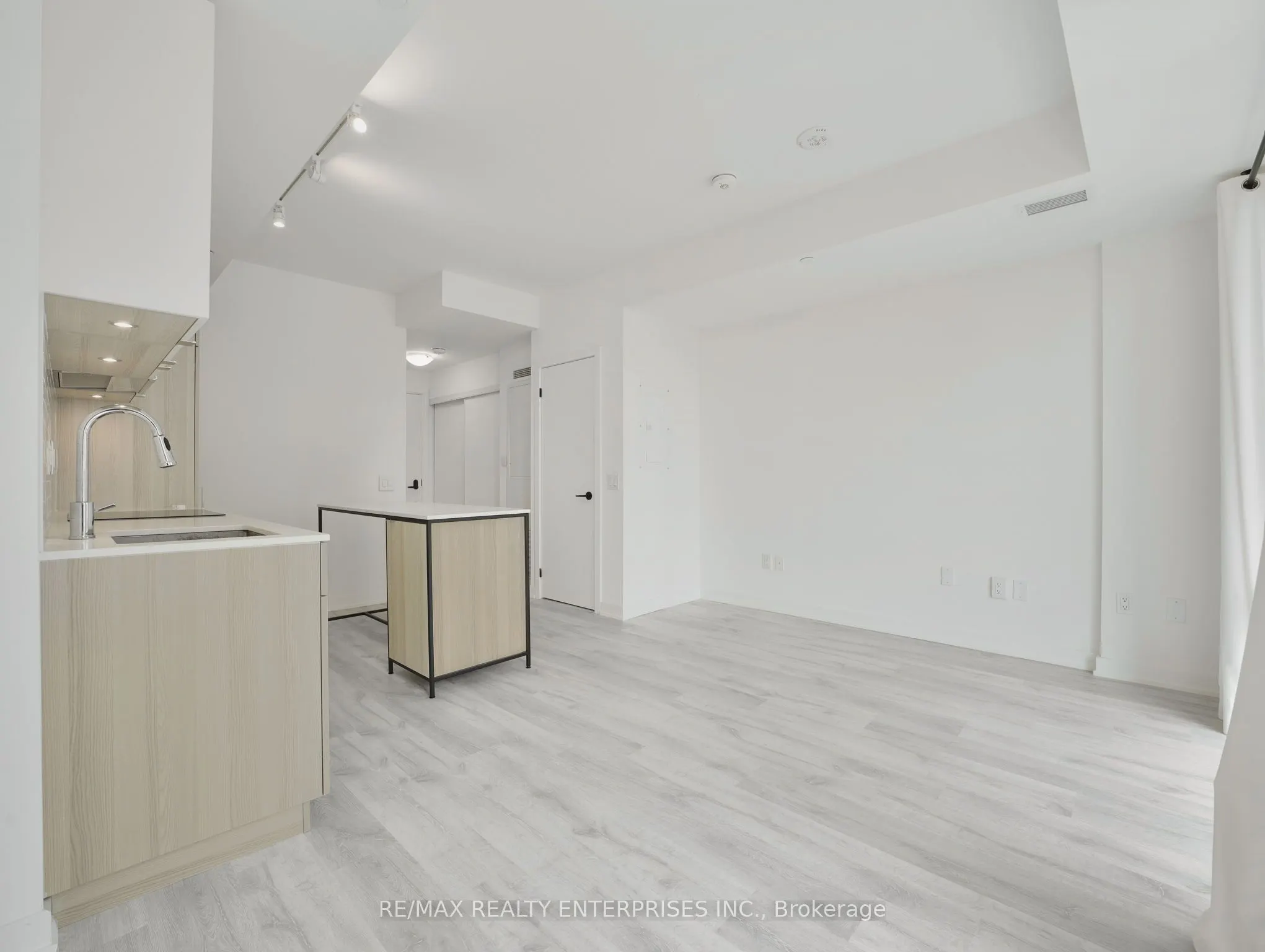 215 LAKESHORE Road W, #429