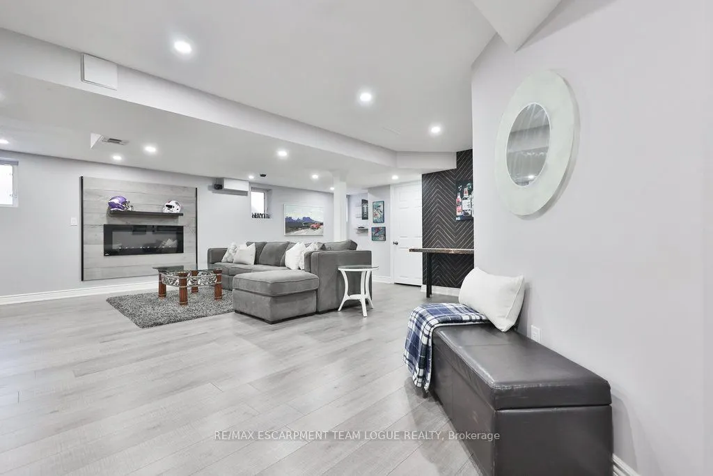 4272 VIVALDI Road