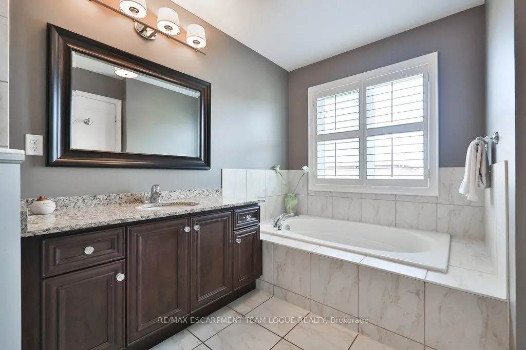 4272 VIVALDI Road