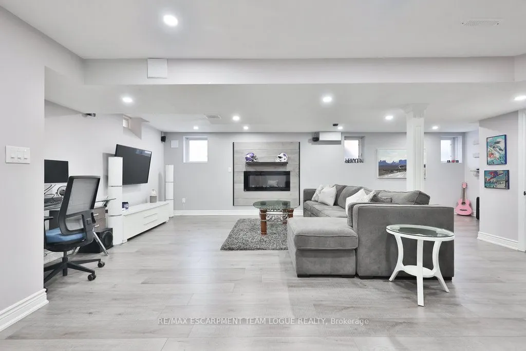 4272 VIVALDI Road