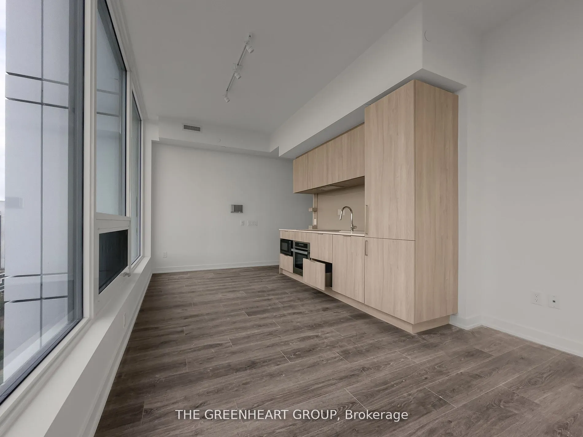 28 Ann Street, #1809