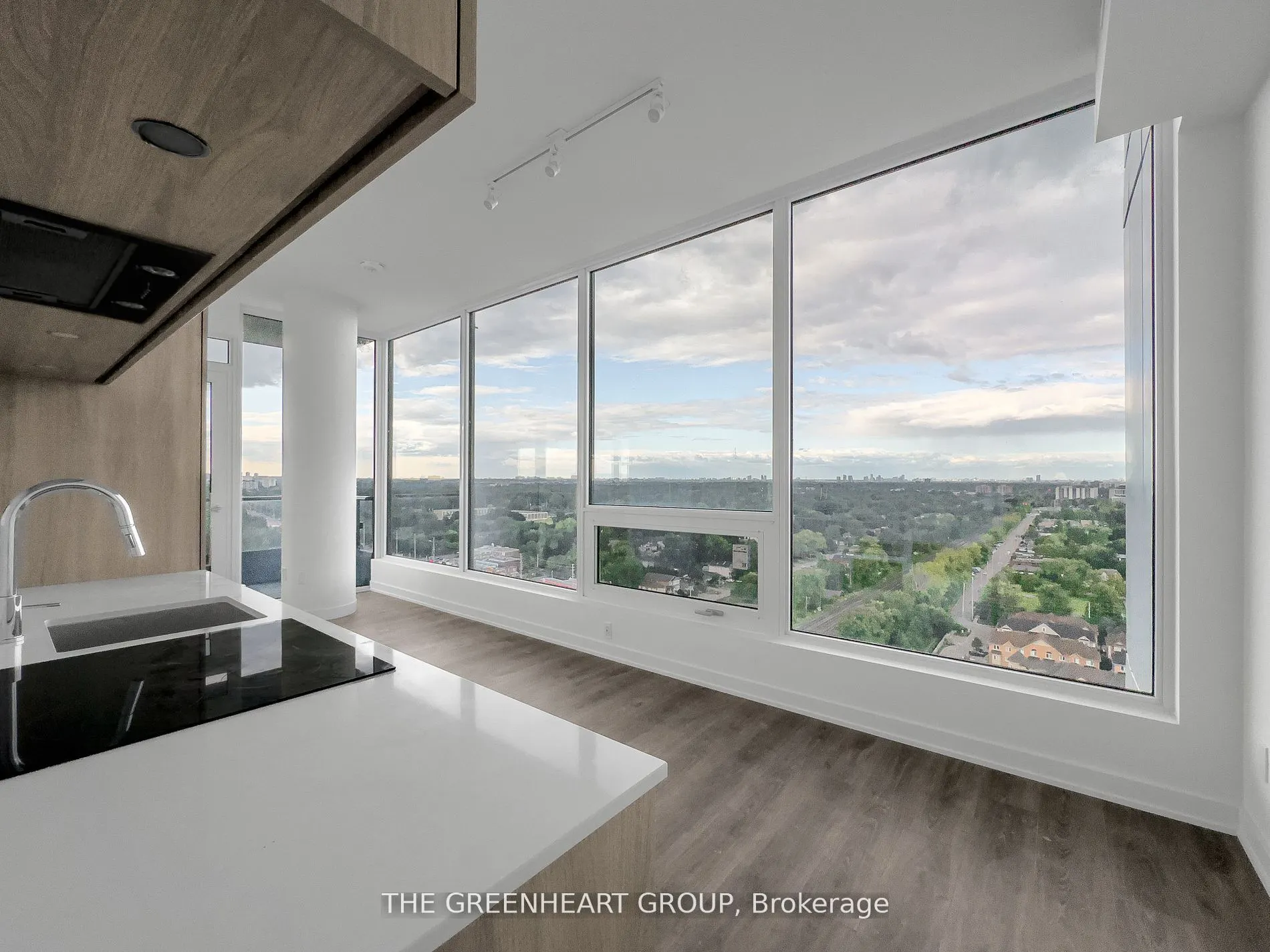 28 Ann Street, #1809