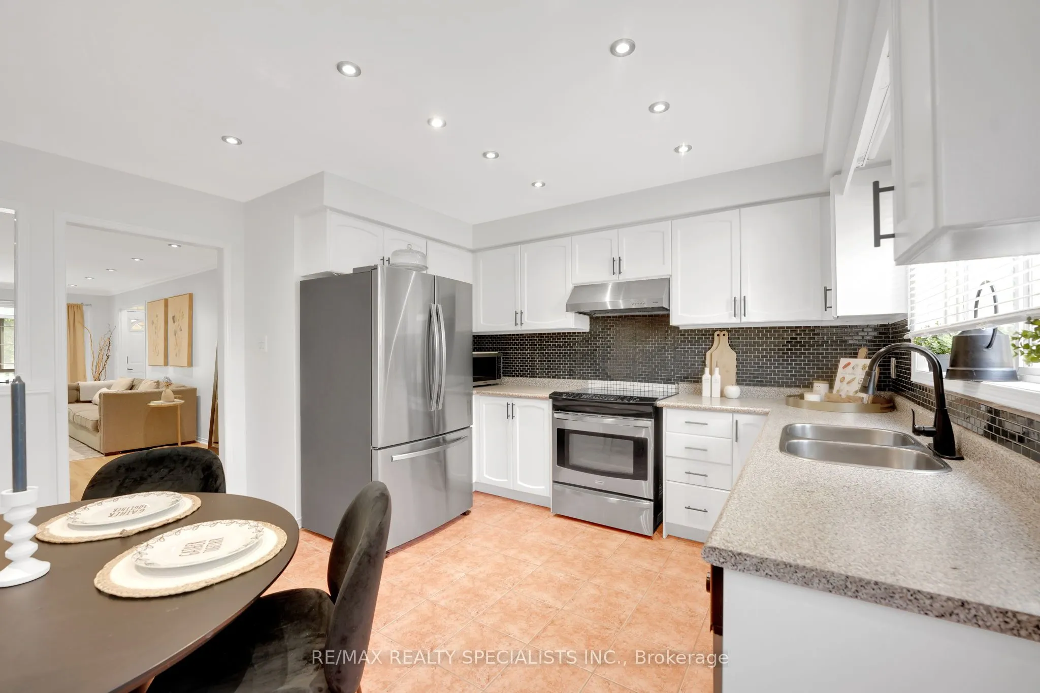 134 Rankin Crescent