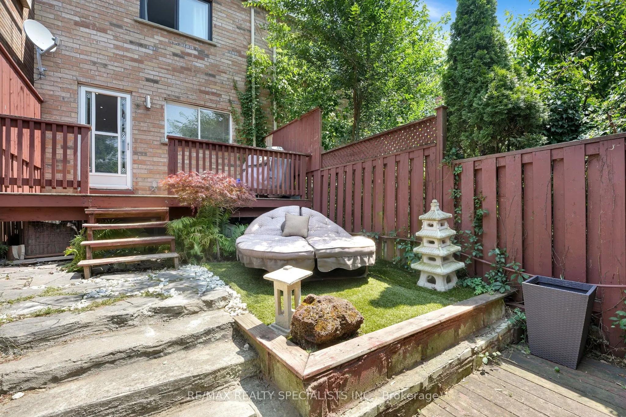 134 Rankin Crescent