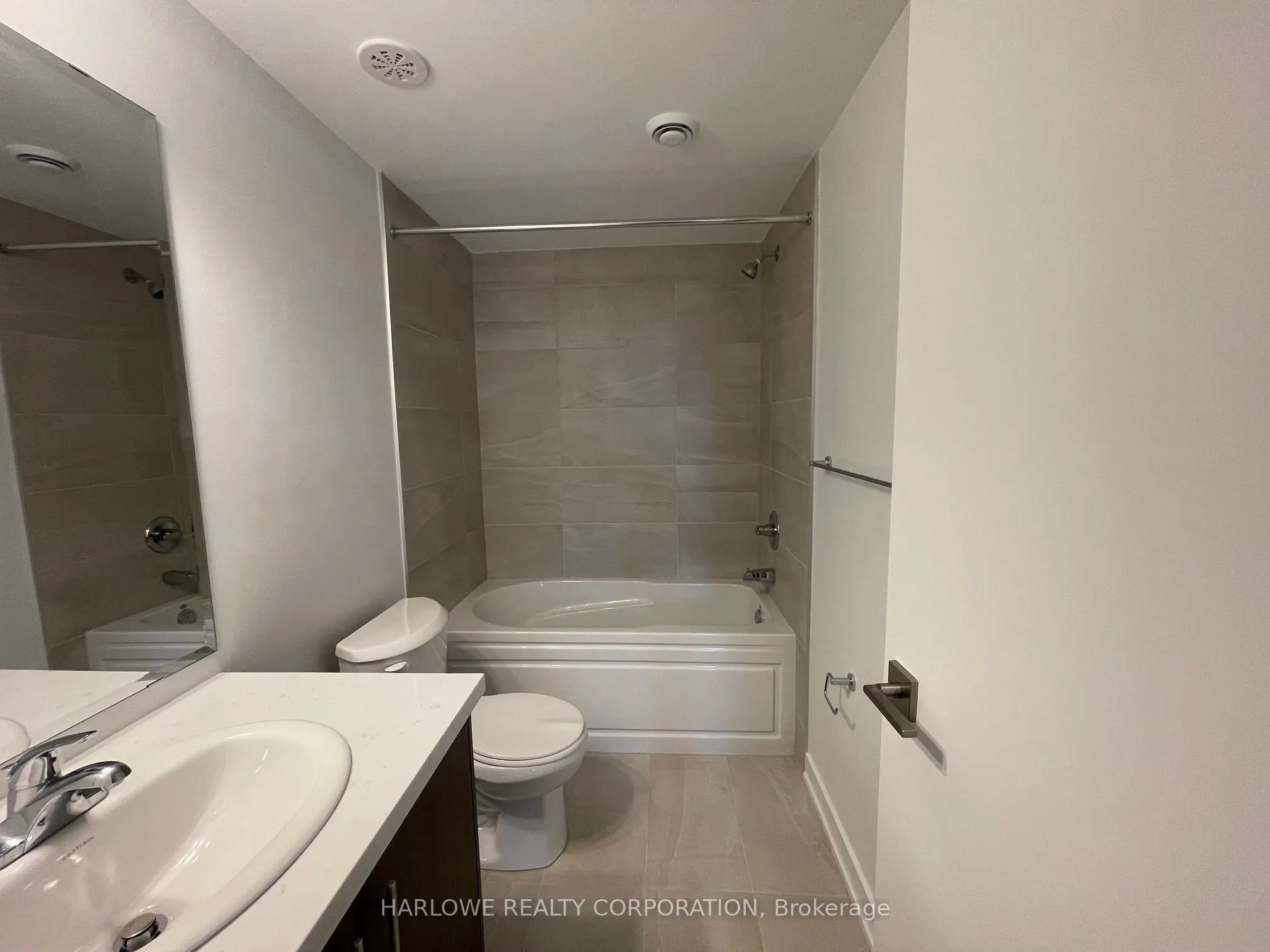 45 Romilly Avenue, #9