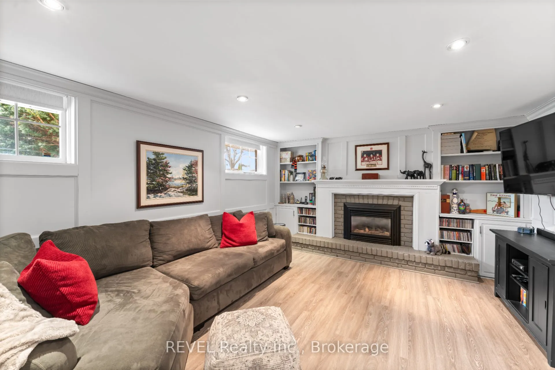 637 Thornwood Avenue