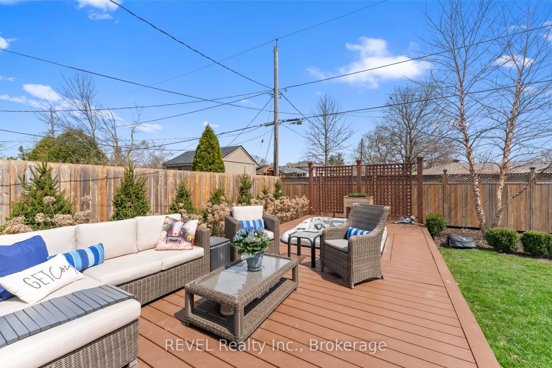 637 Thornwood Avenue