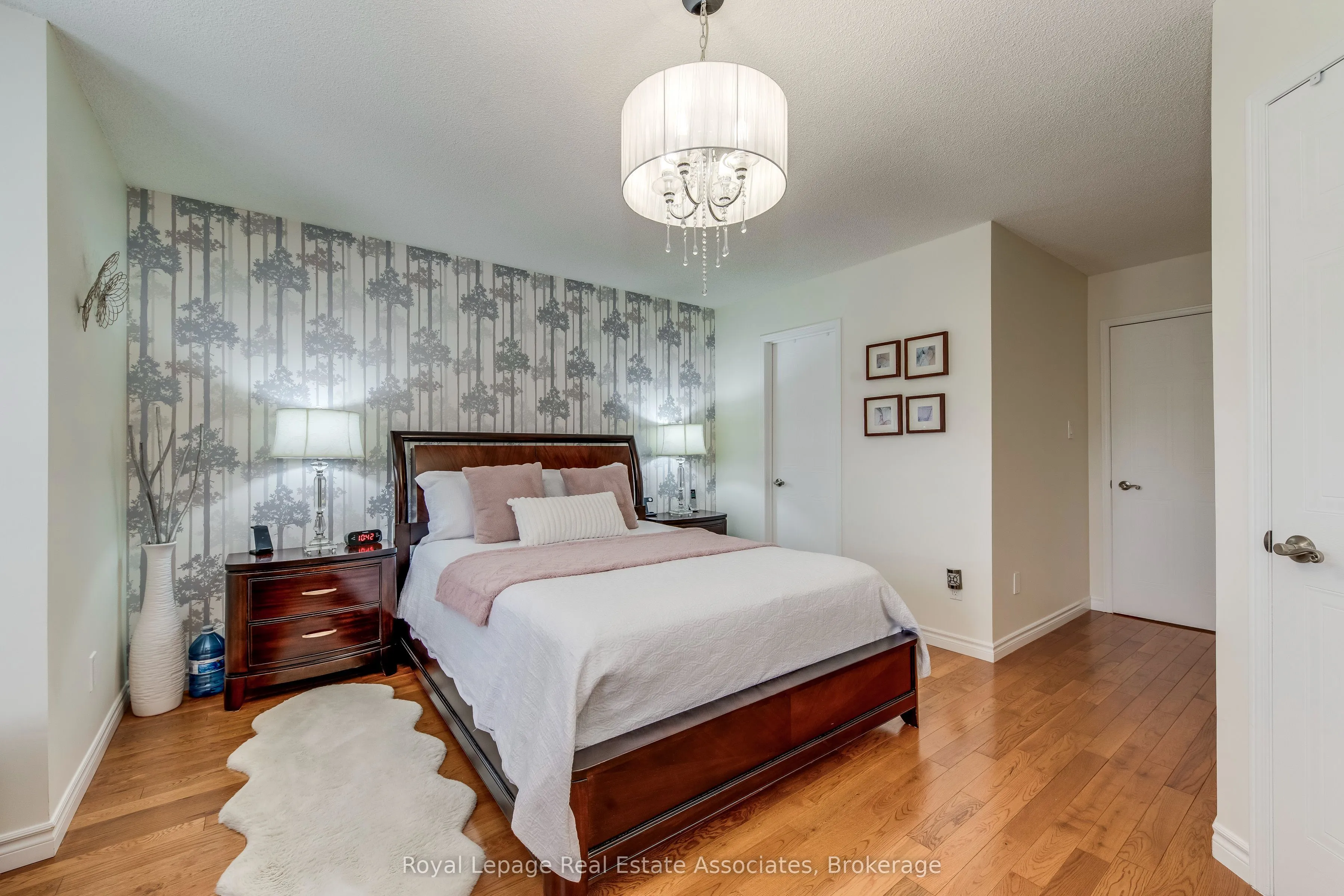 516 Ravenstone Court