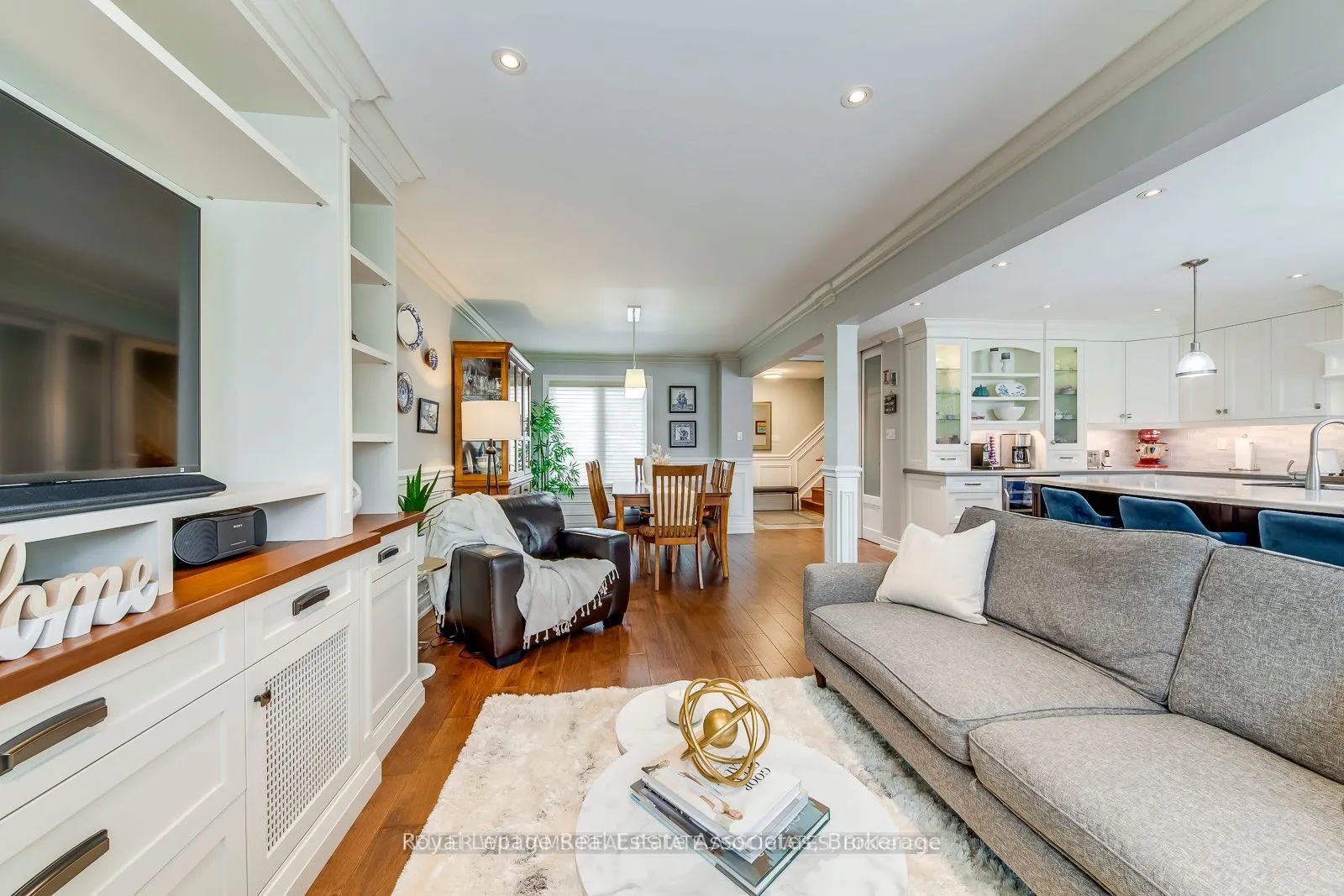 516 Ravenstone Court