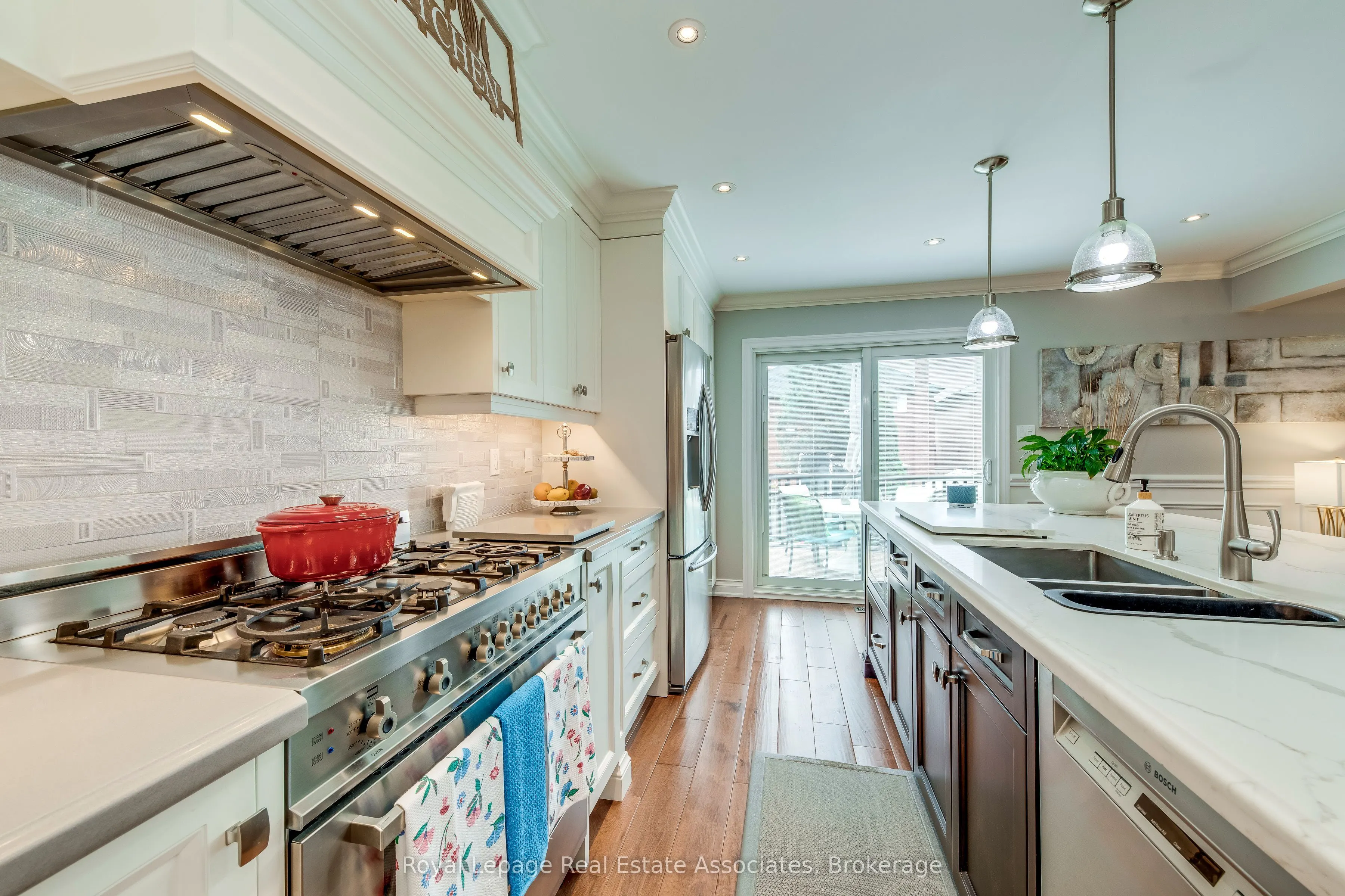 516 Ravenstone Court