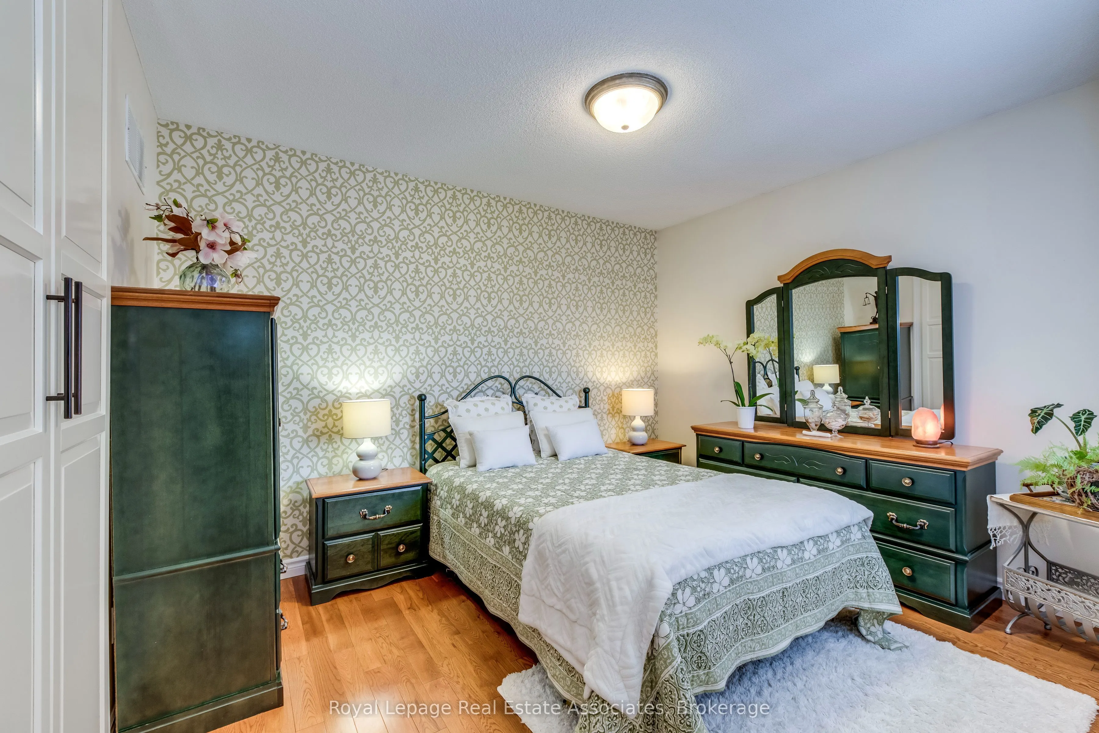 516 Ravenstone Court