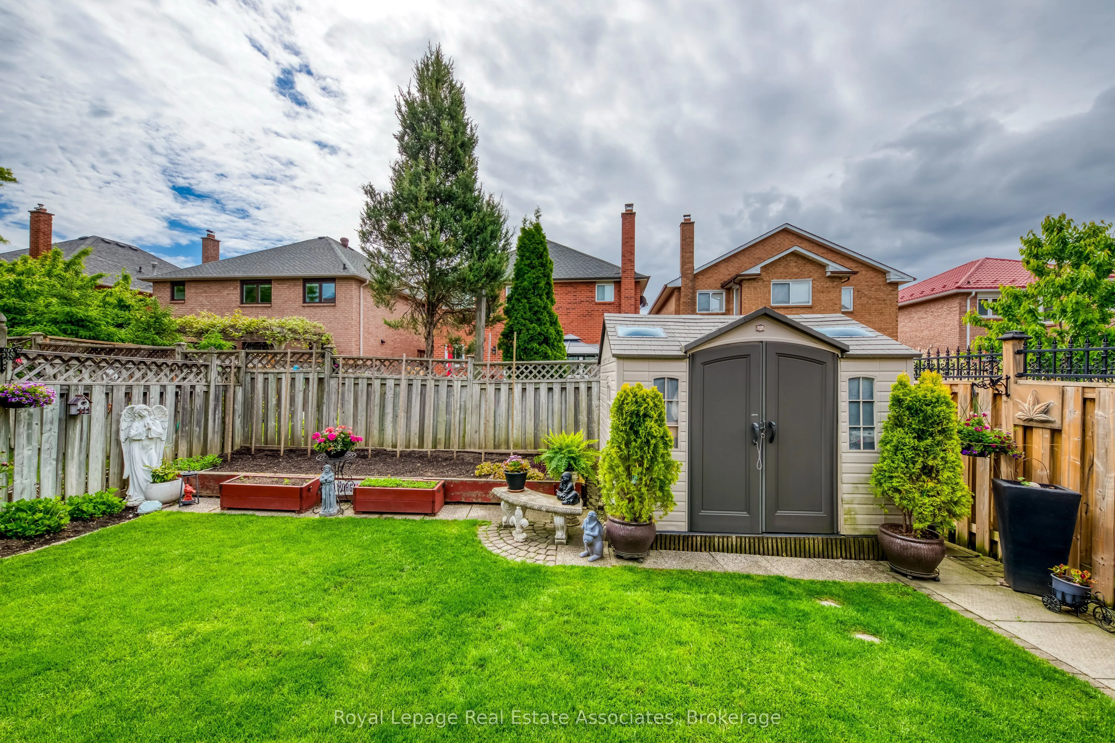 516 Ravenstone Court