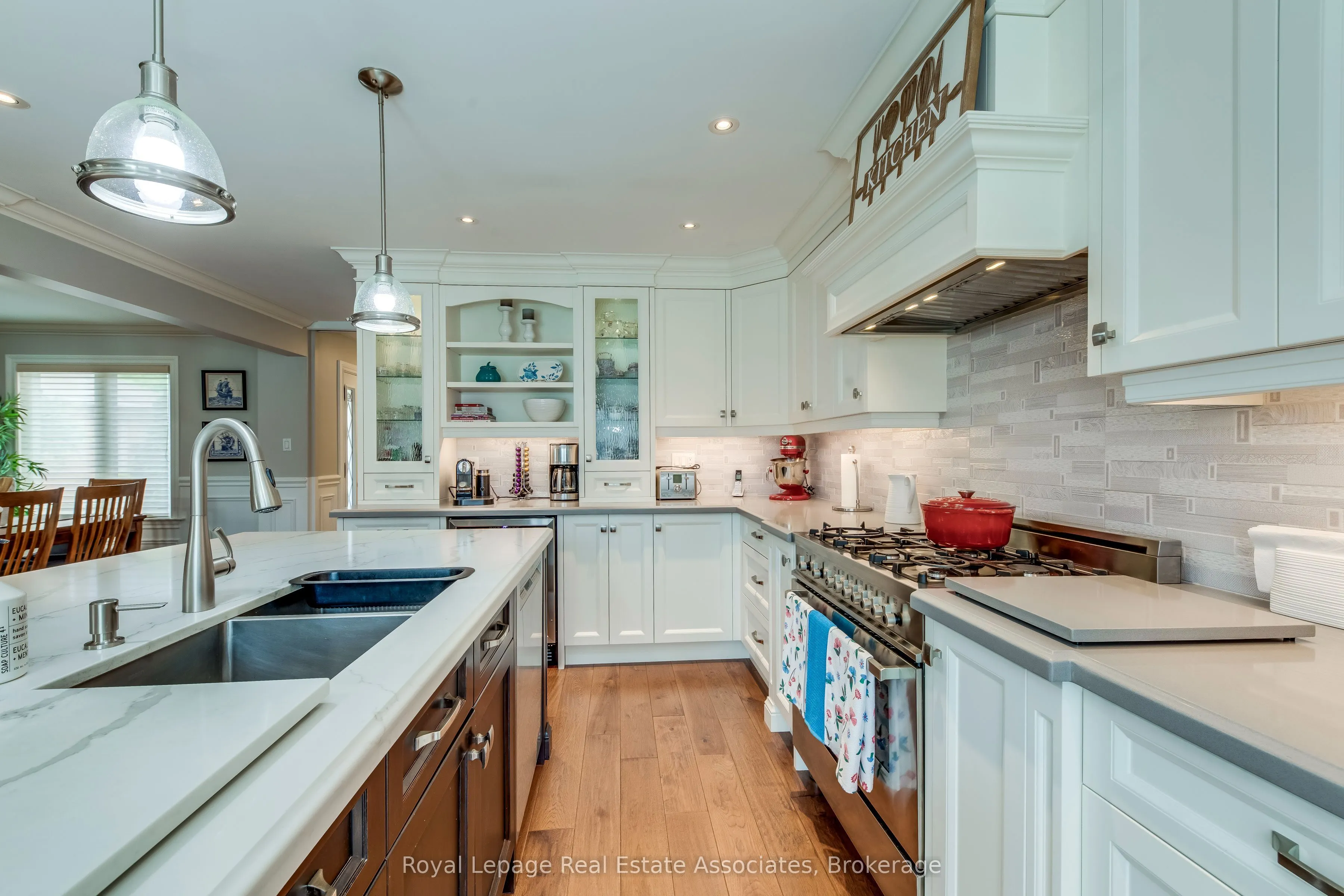 516 Ravenstone Court