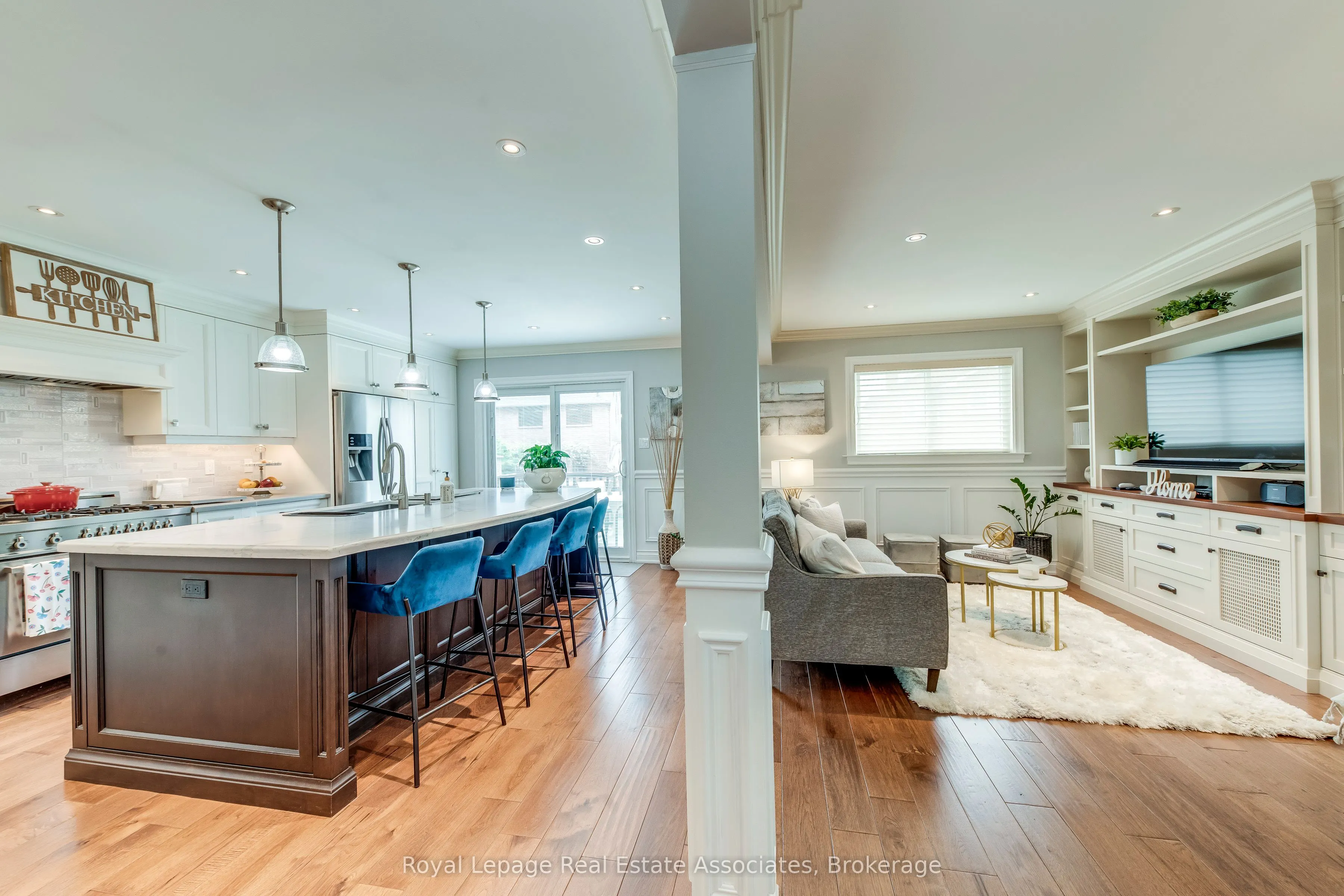 516 Ravenstone Court