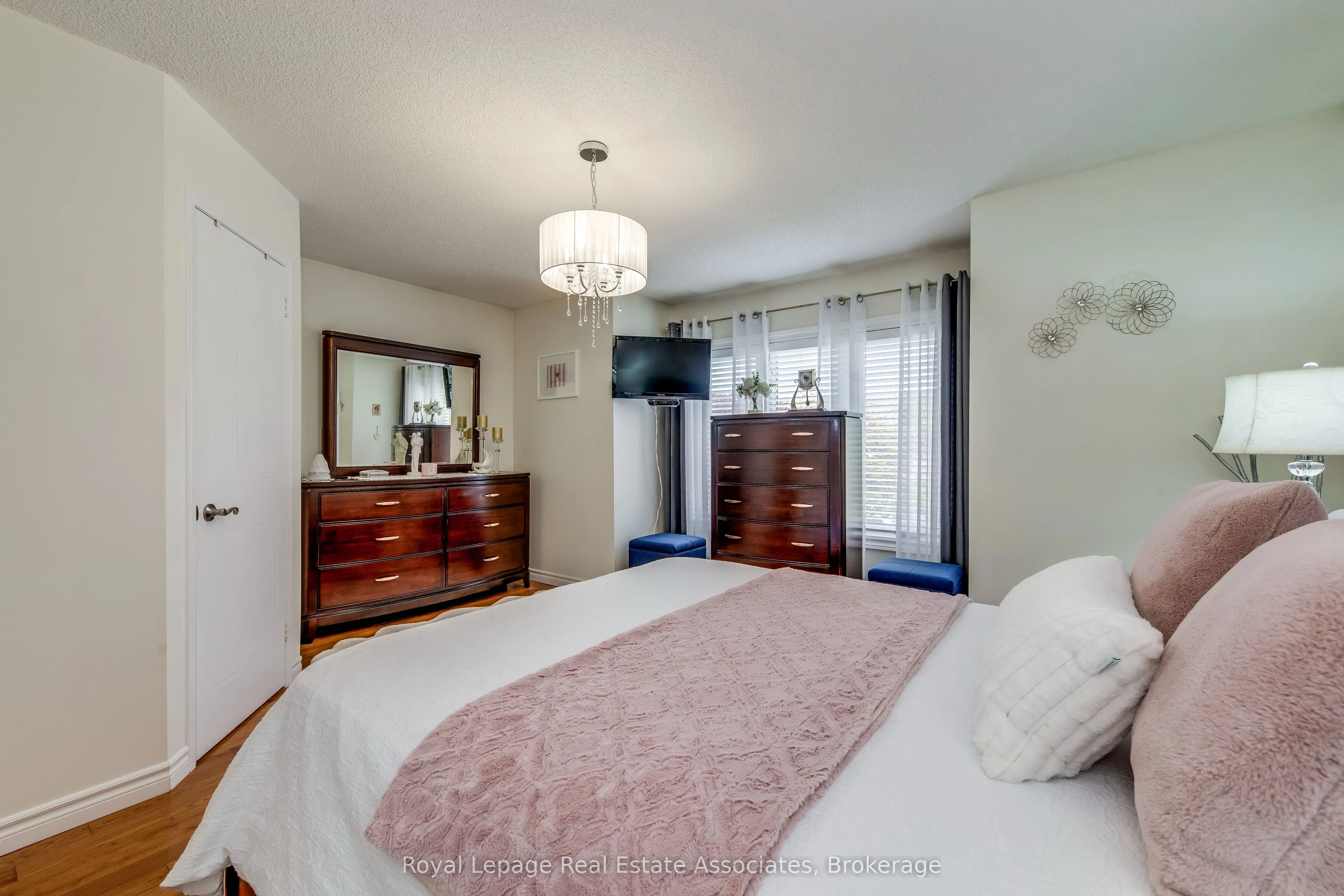516 Ravenstone Court