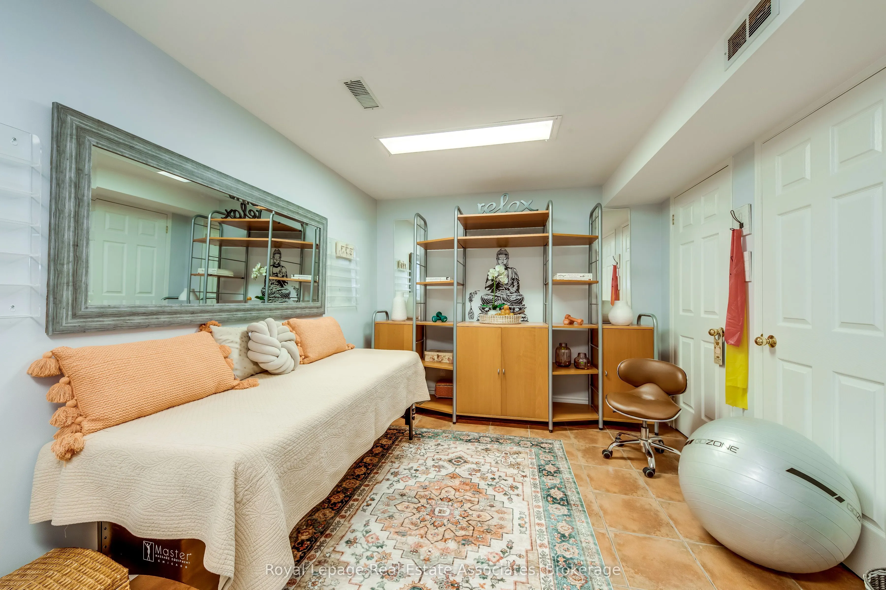 516 Ravenstone Court