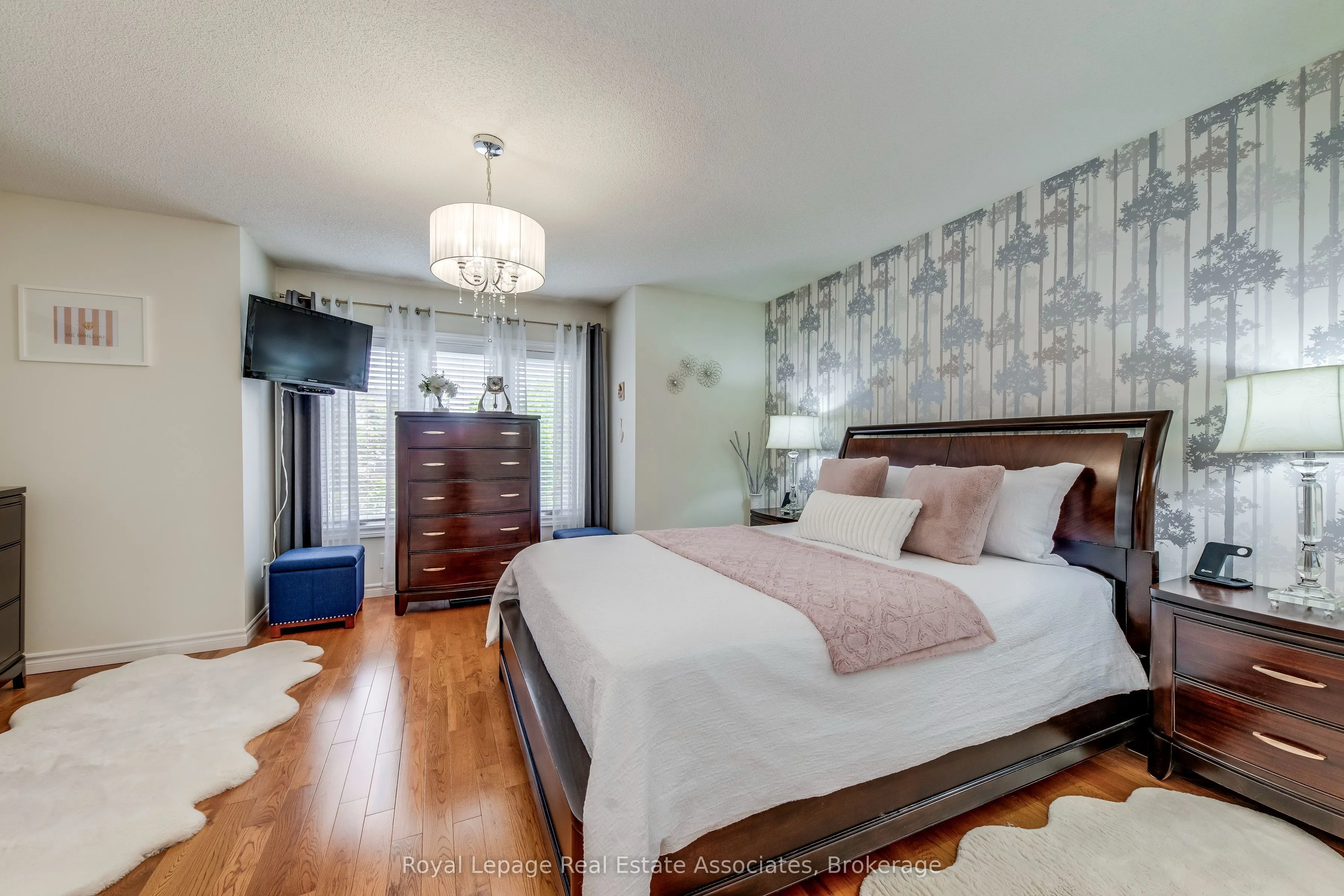 516 Ravenstone Court