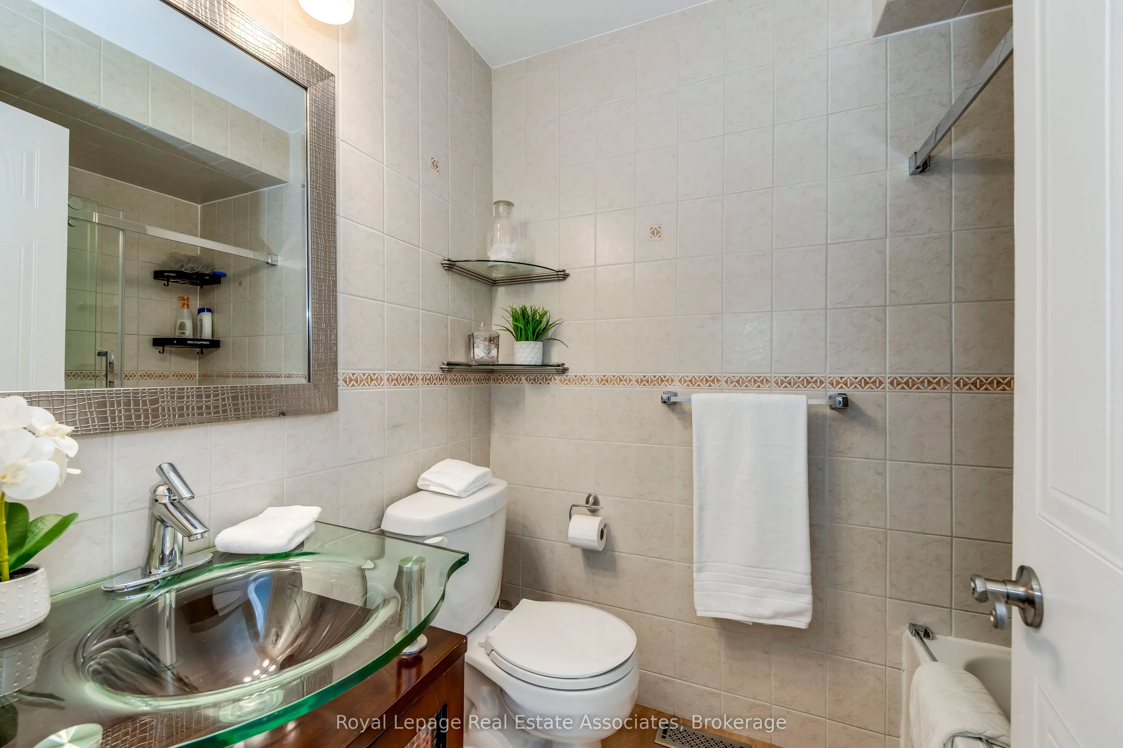 516 Ravenstone Court