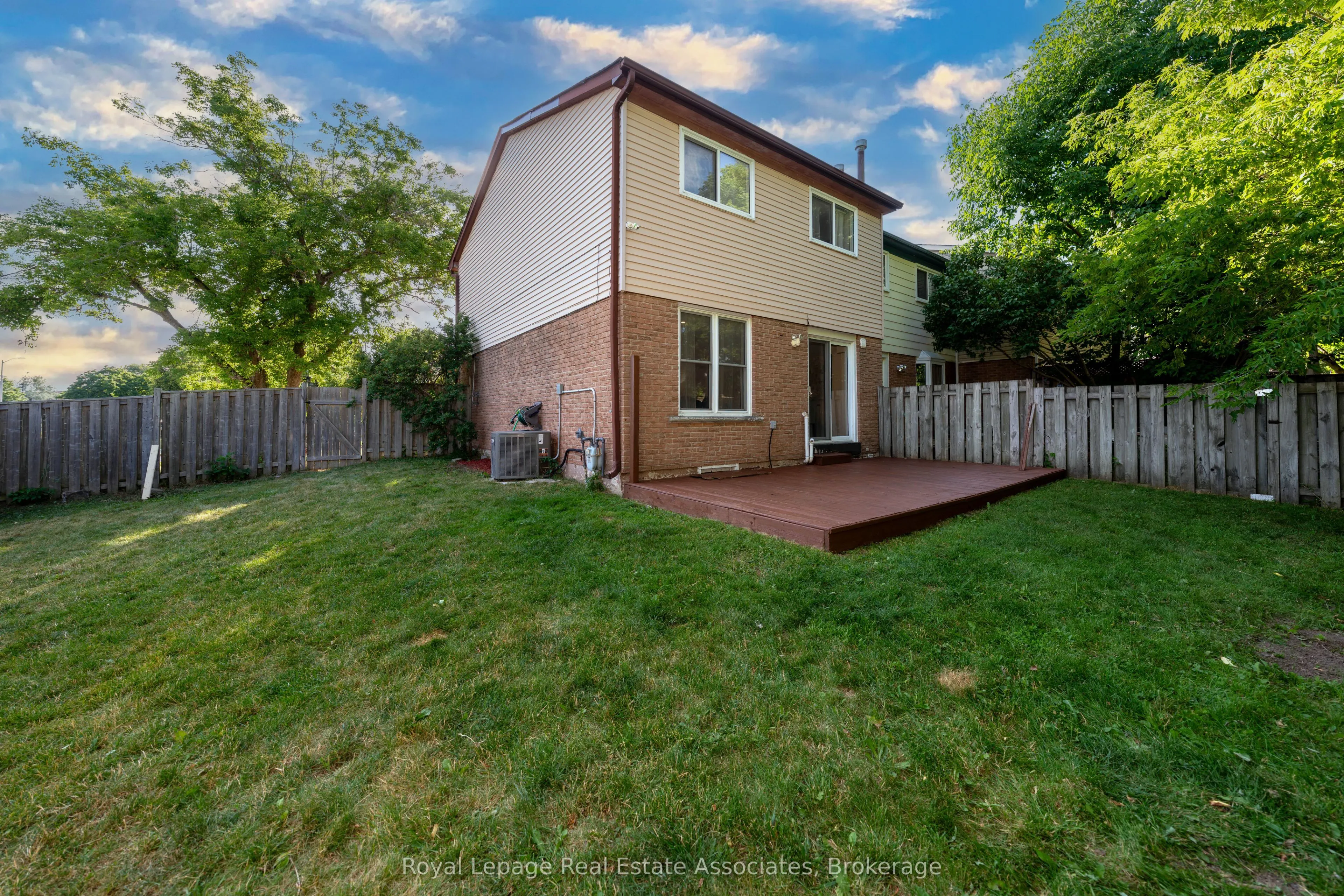 19 Burbank Crescent