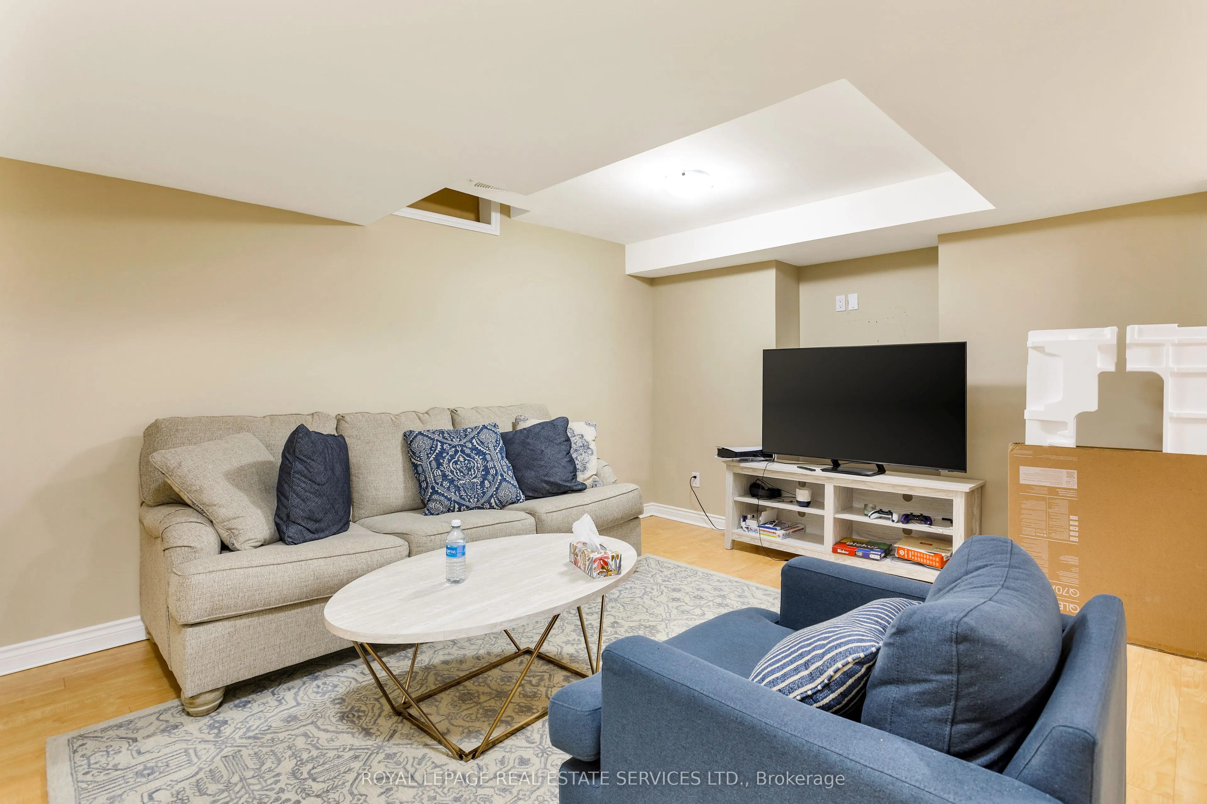 3137 Countess Crescent