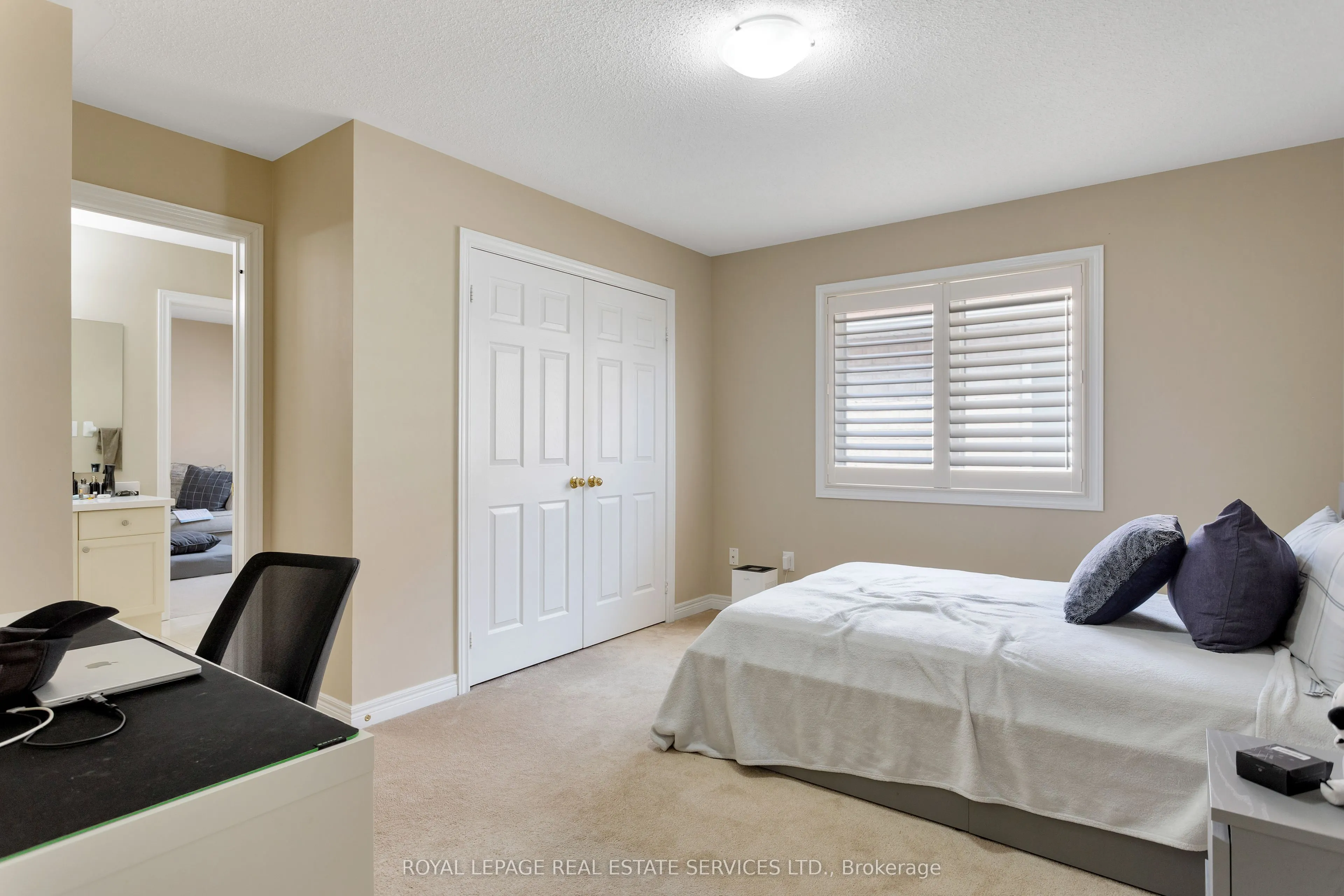 3137 Countess Crescent