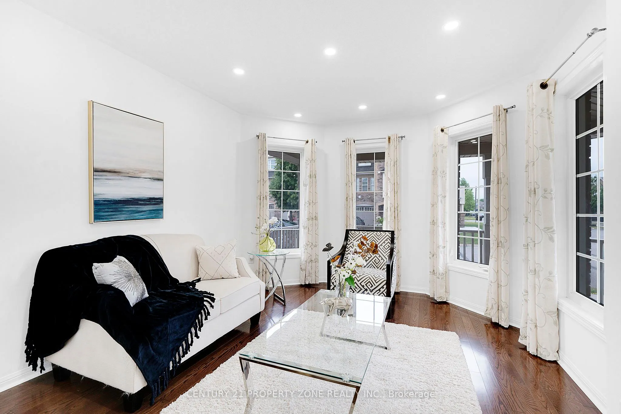 290 Woodley Crescent