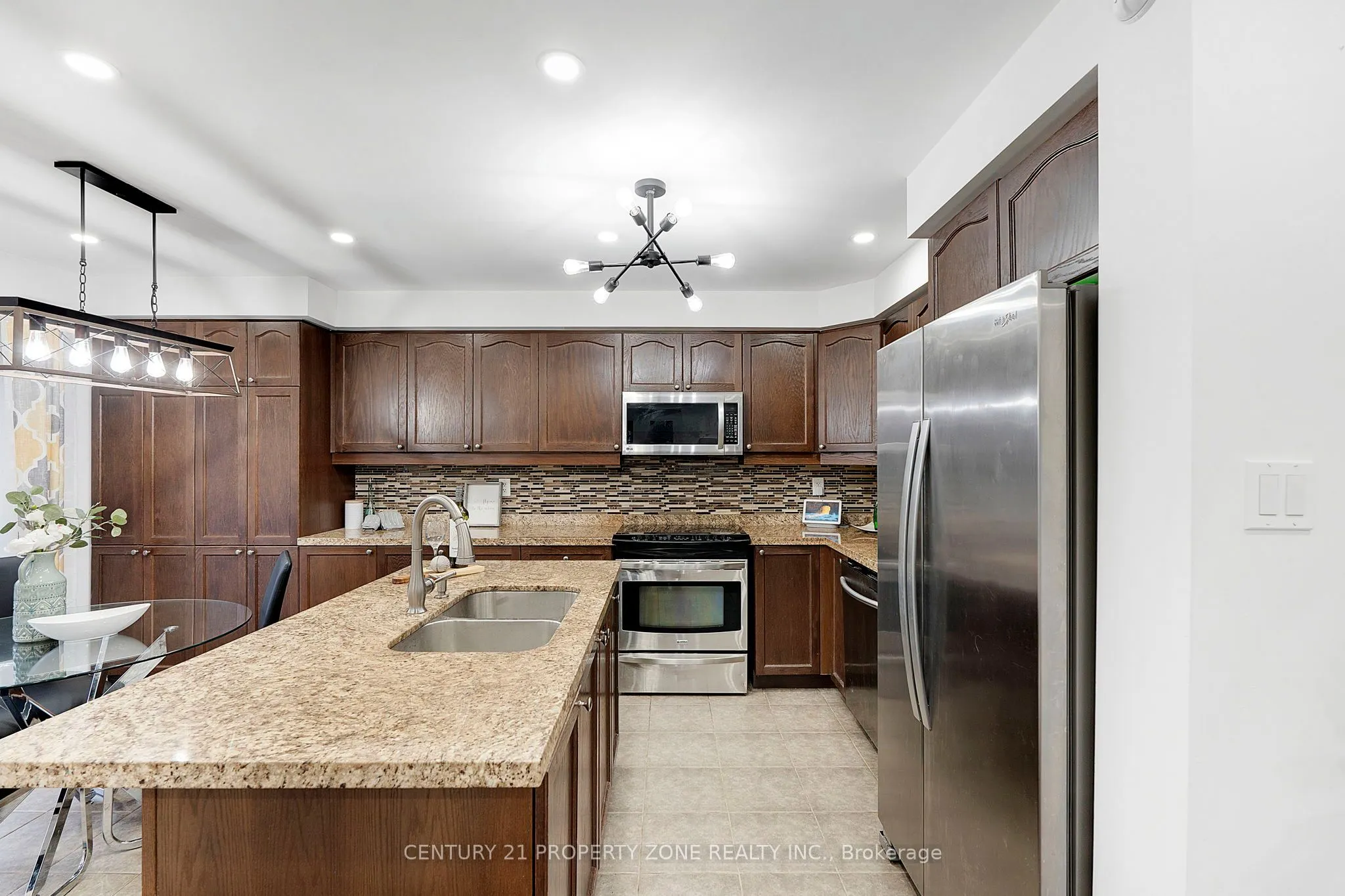 290 Woodley Crescent