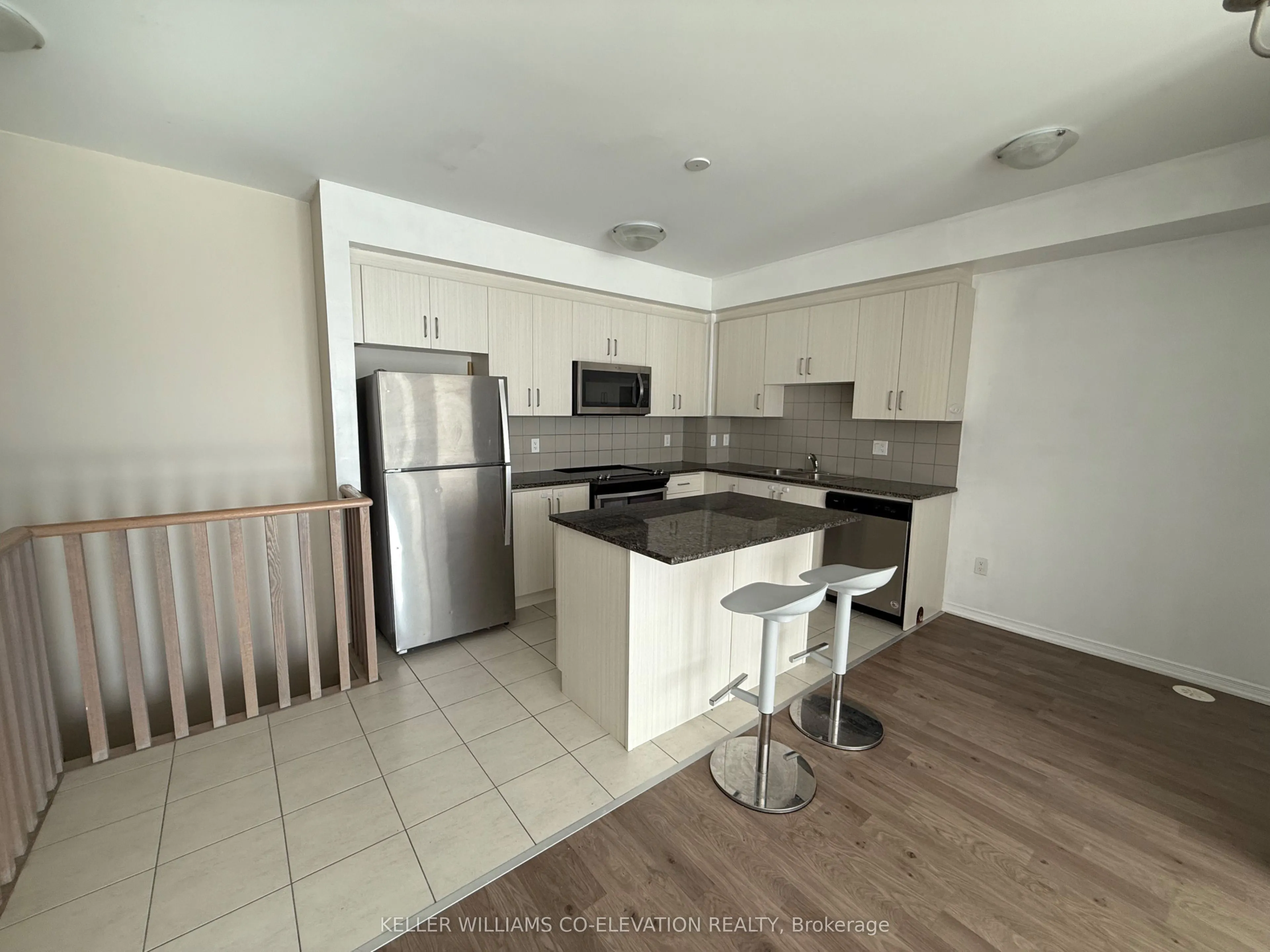 11 Applewood Lane, #112