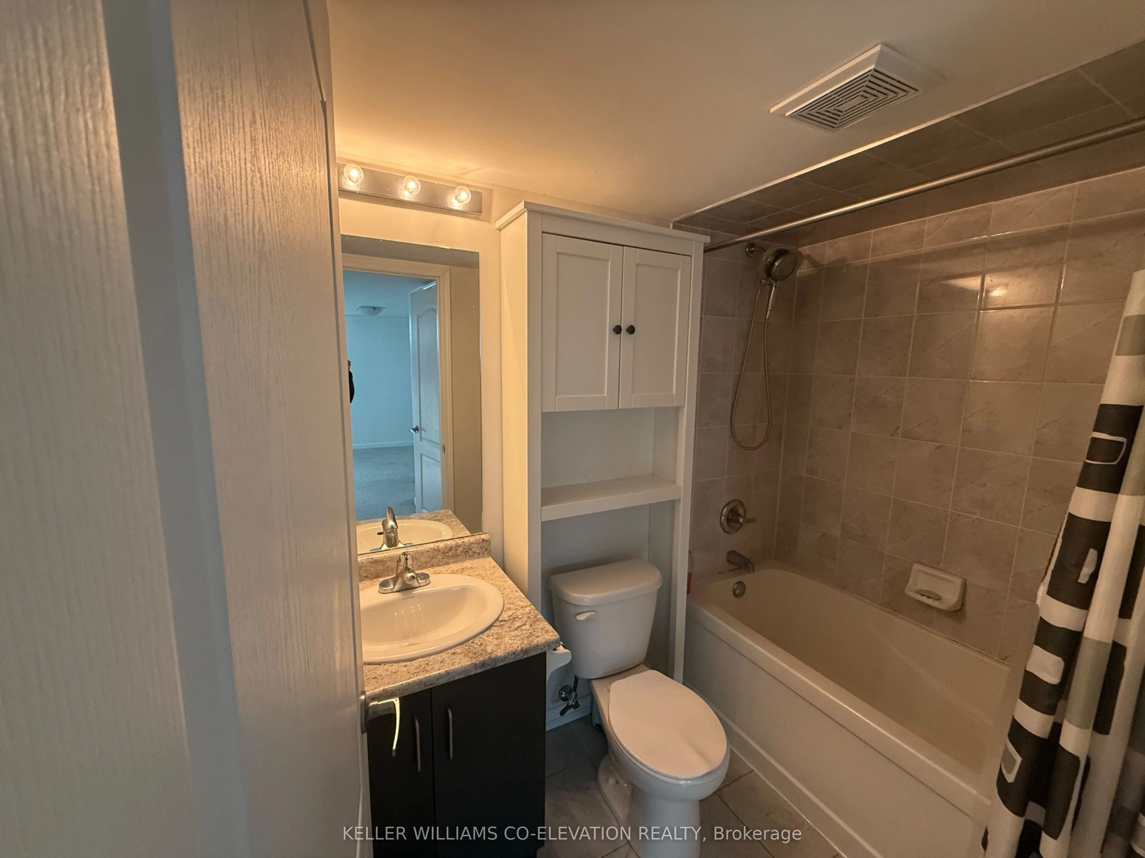 11 Applewood Lane, #112