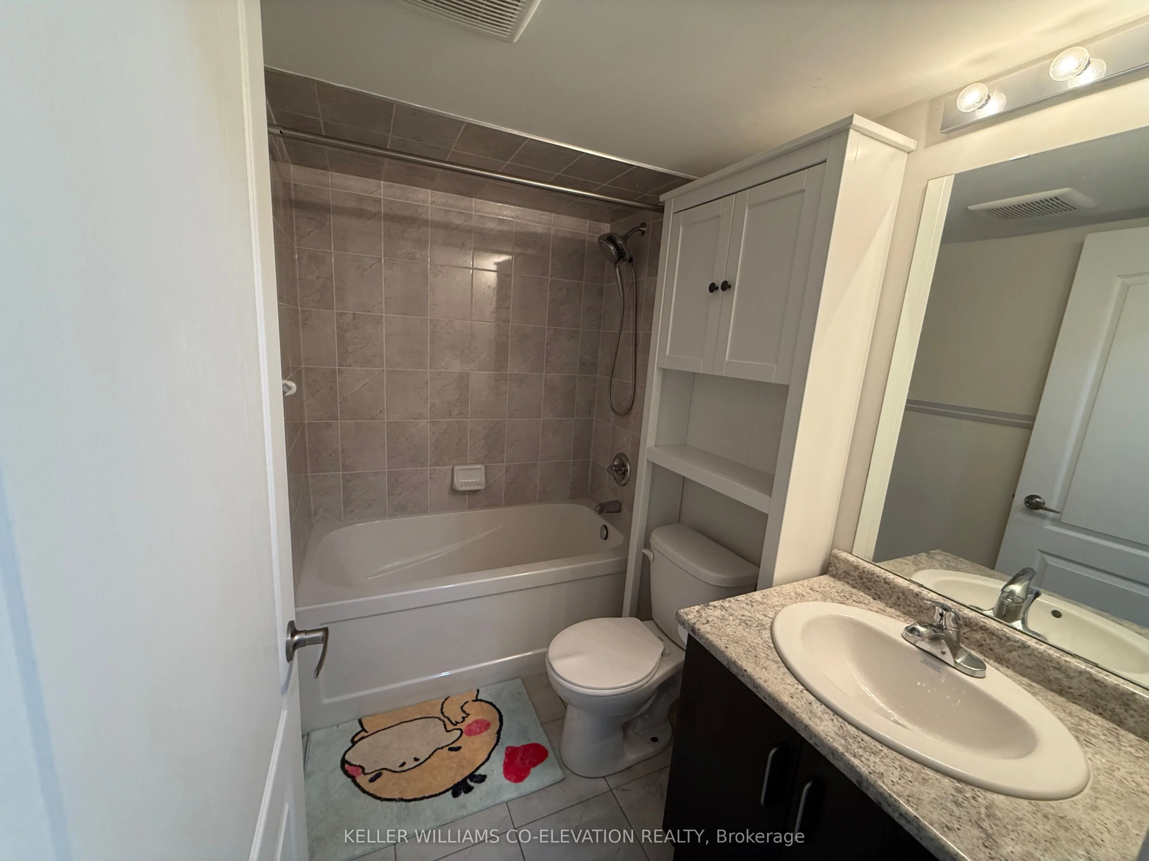 11 Applewood Lane, #112