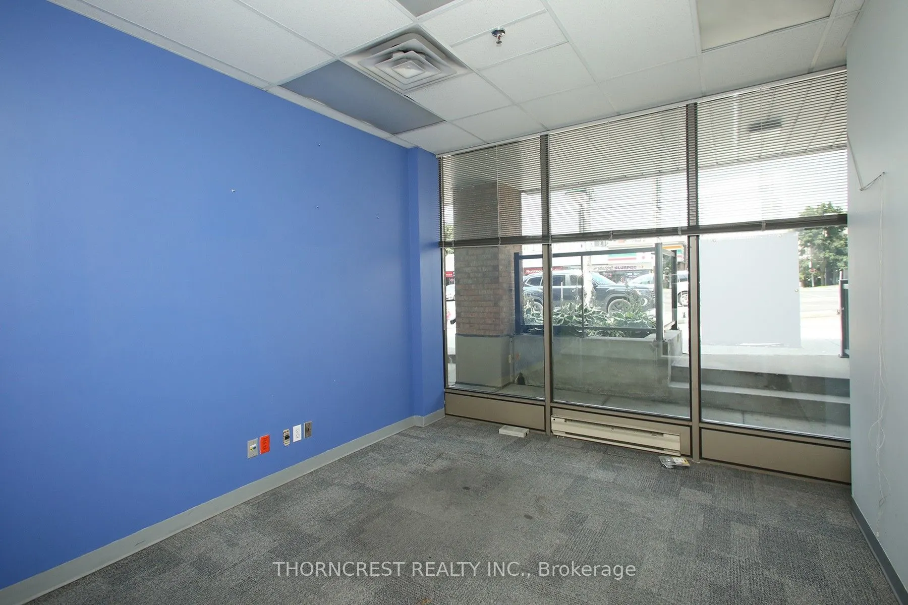 1709 Bloor Street W