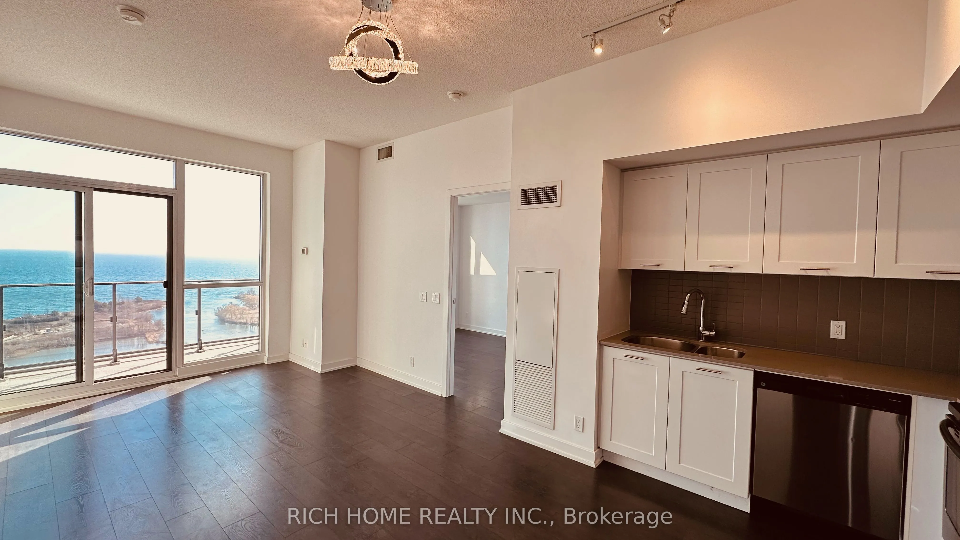 2200 Lake shore Boulevard W, #2810